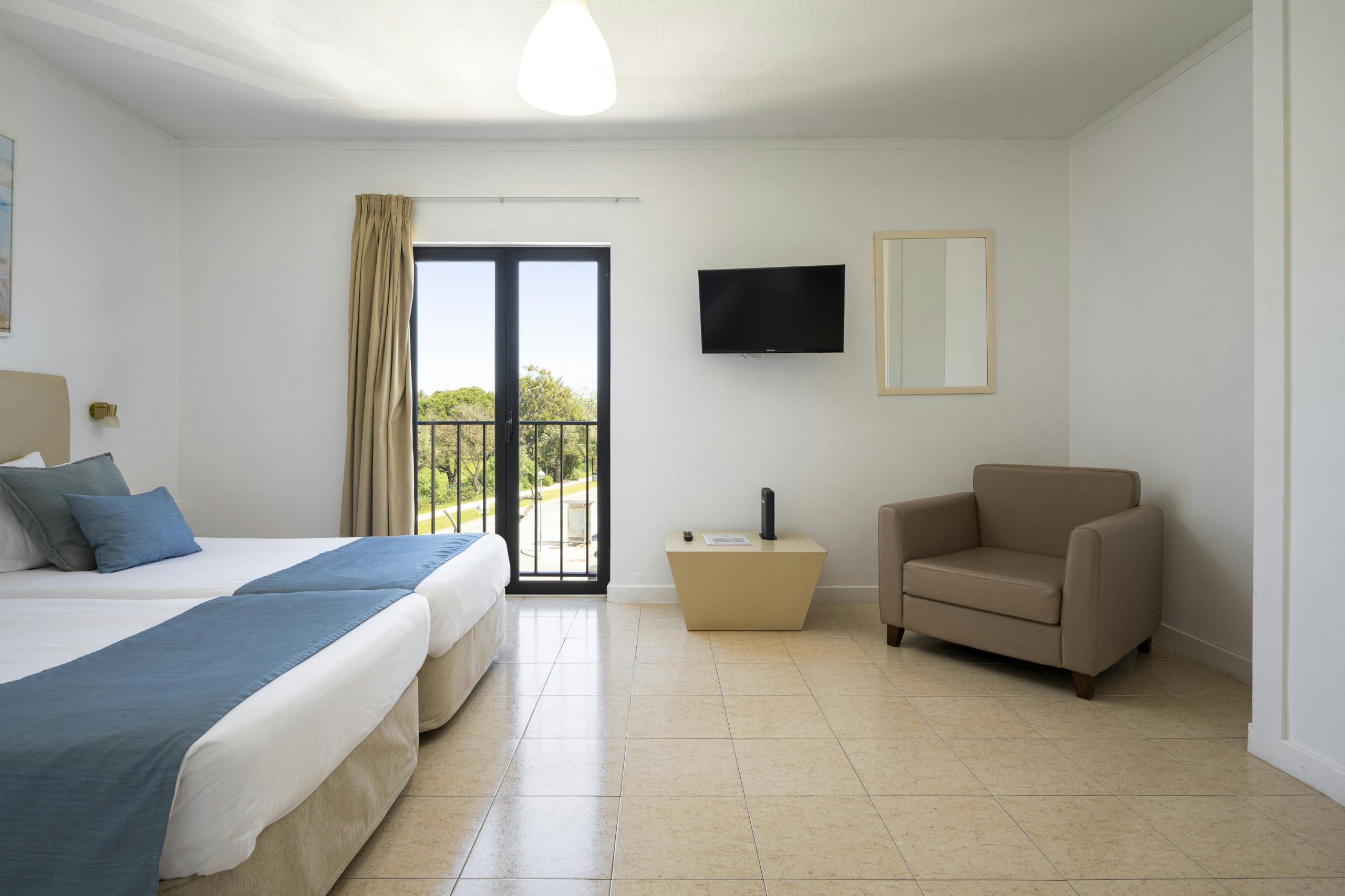 Estudio  en alquiler por 9999 € al mes en Quarteira, Avenida Cerro da Vila