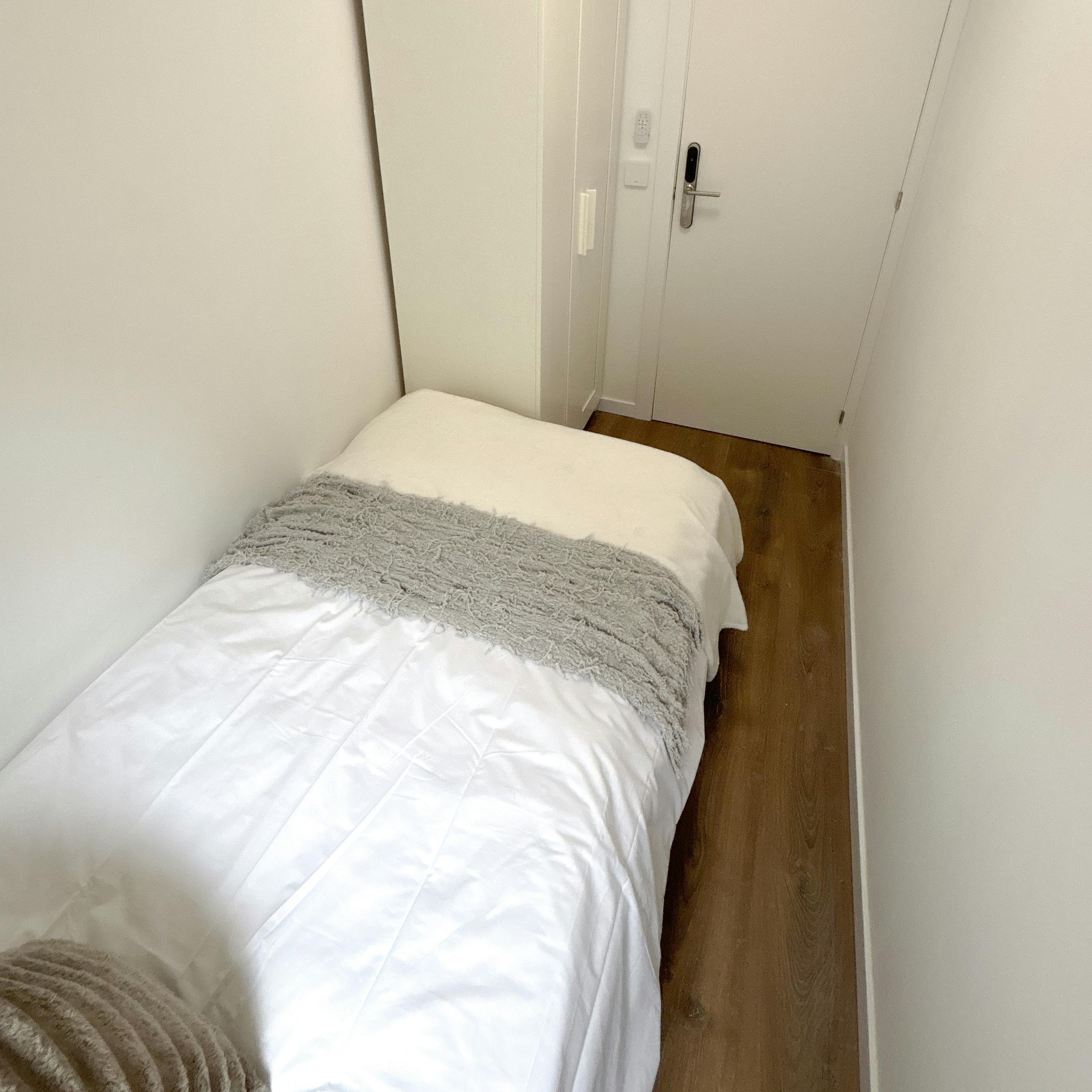 Private room in Calle de Núñez Morgado, Madrid (1745601) room image 2