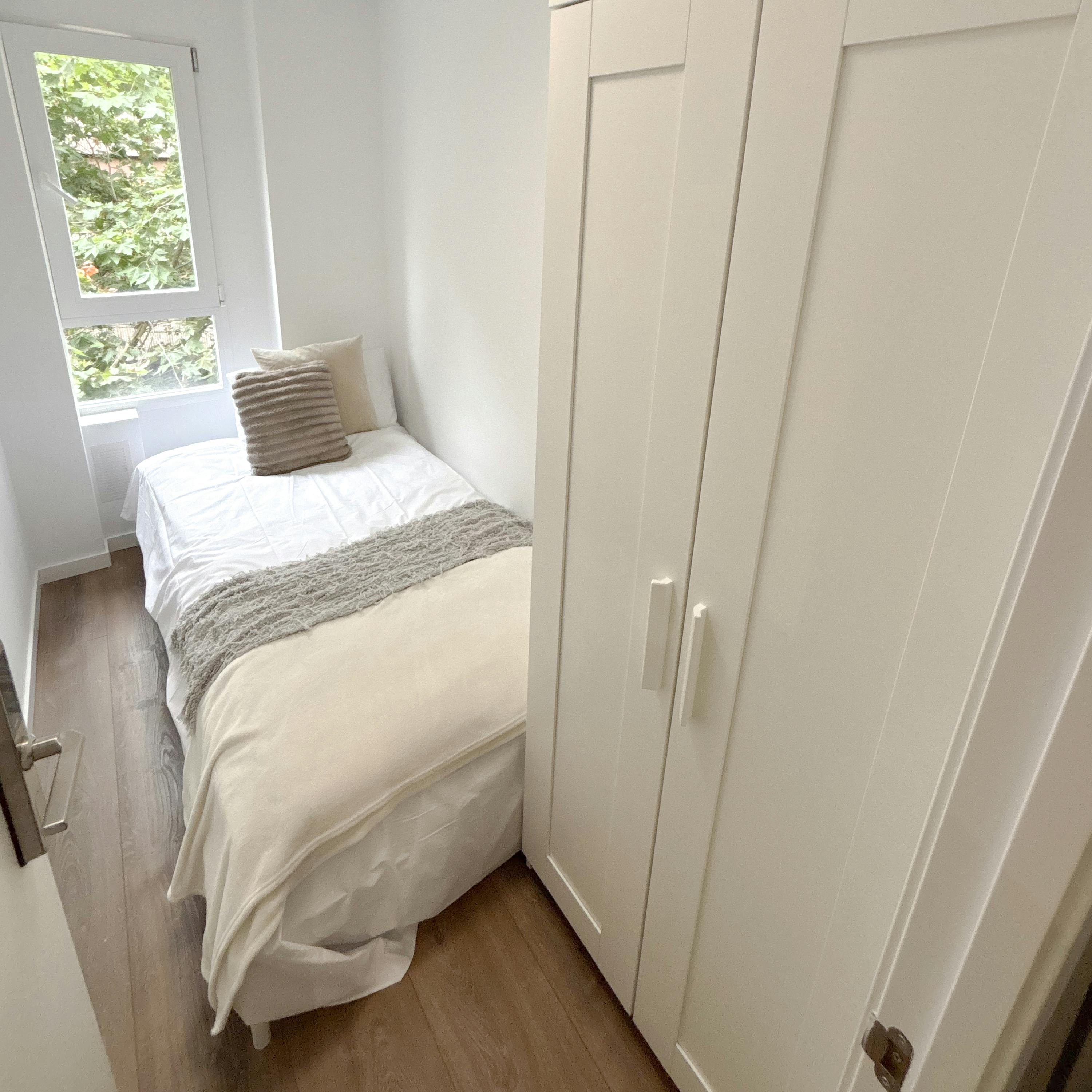 Private room in Calle de Núñez Morgado, Madrid (1745601) room image 1