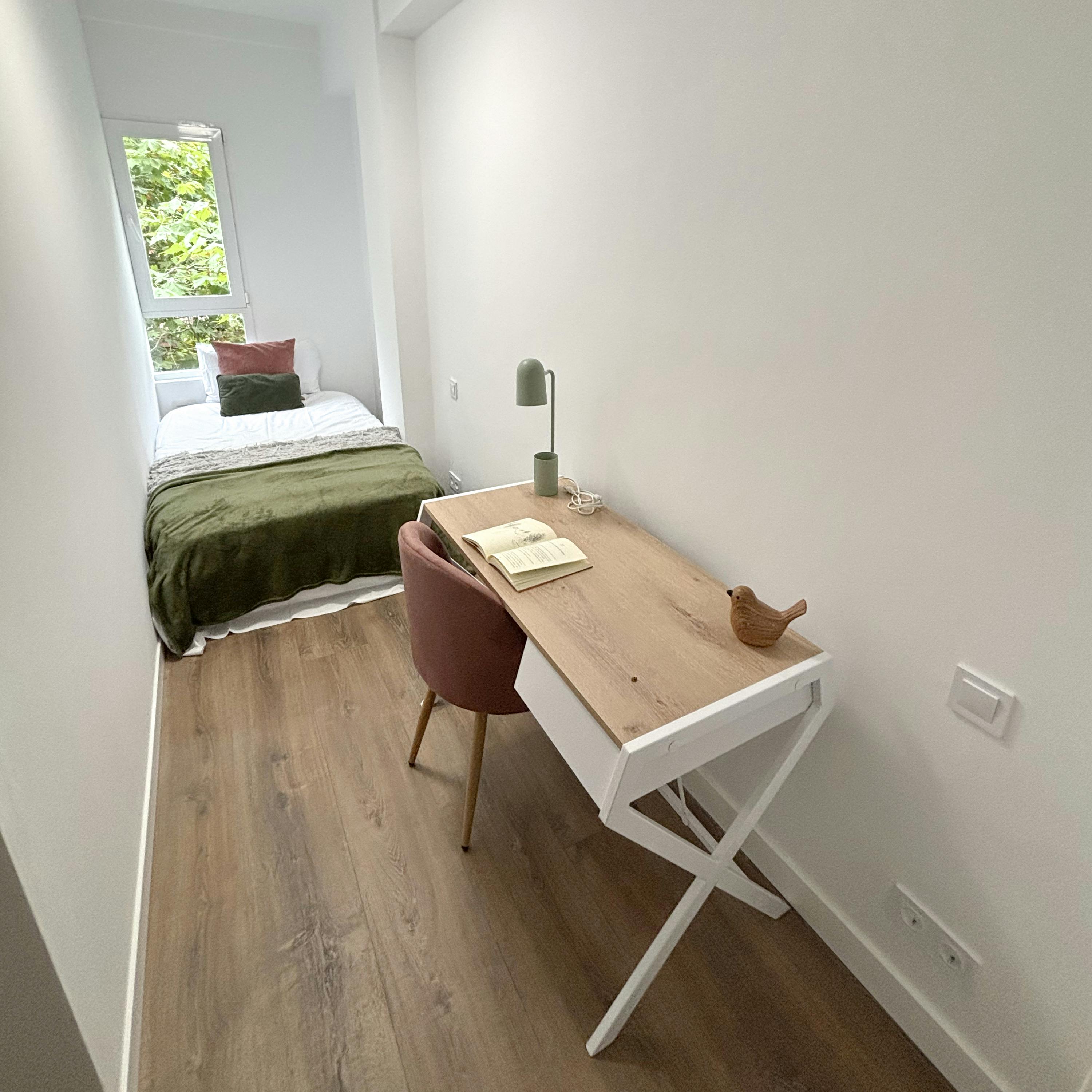 Private room in Calle de Núñez Morgado, Madrid (1745608) room image 1