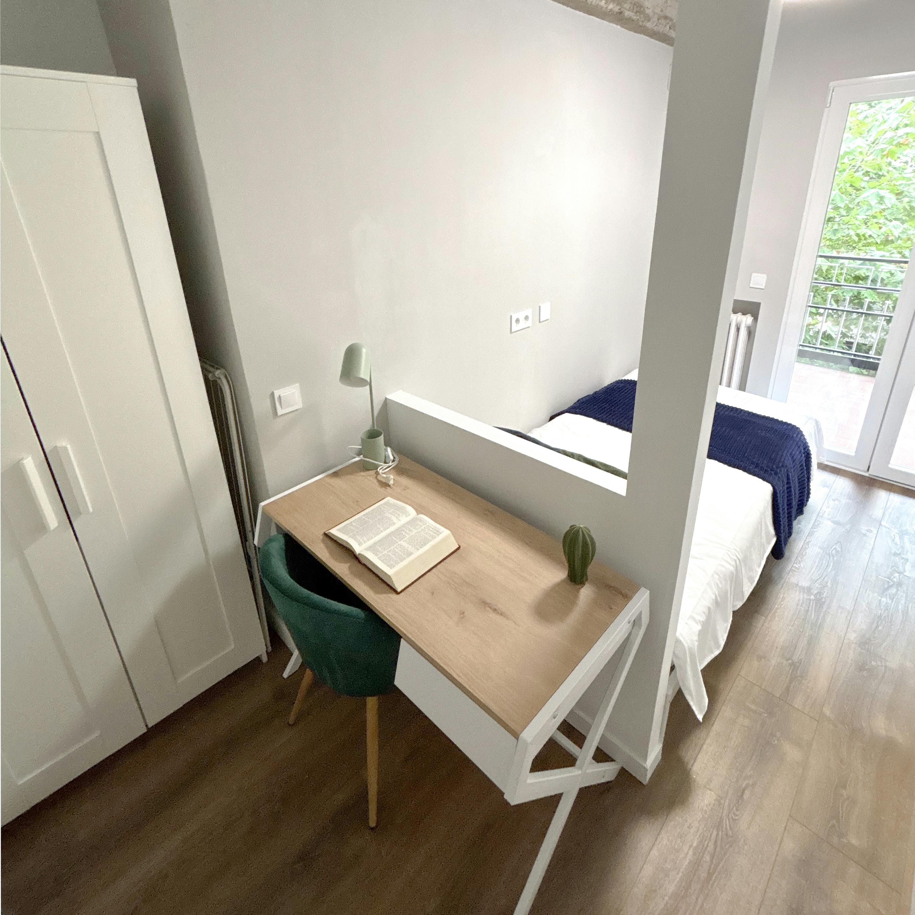 Private room in Calle de Núñez Morgado, Madrid (1745611) room image 2