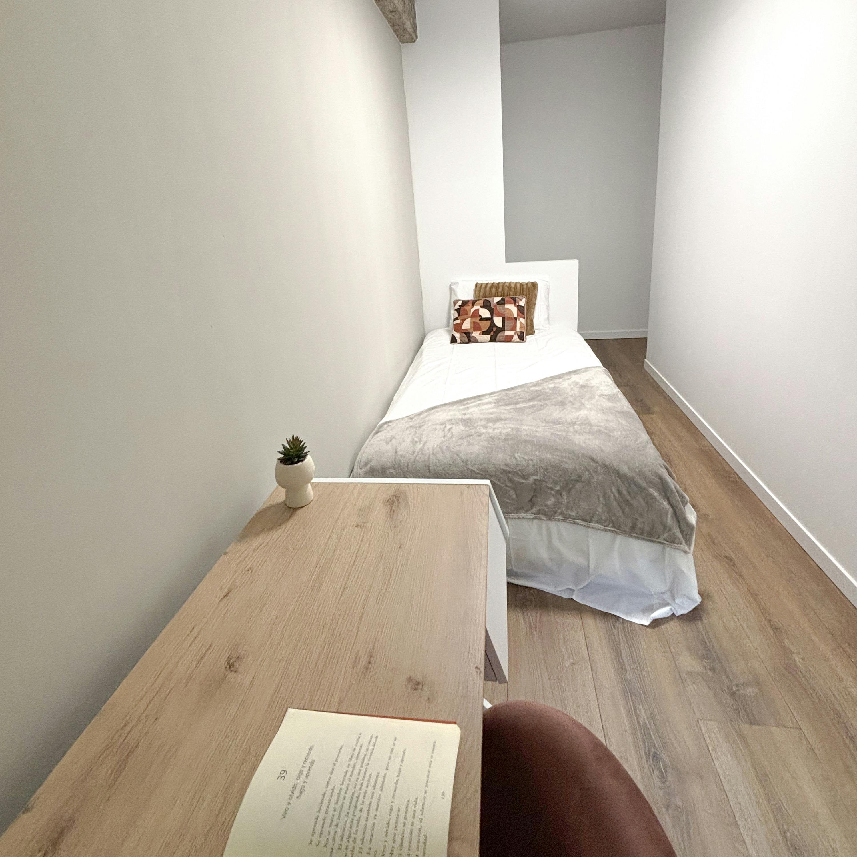 Private room in Calle de Núñez Morgado, Madrid (1745615) room image 1