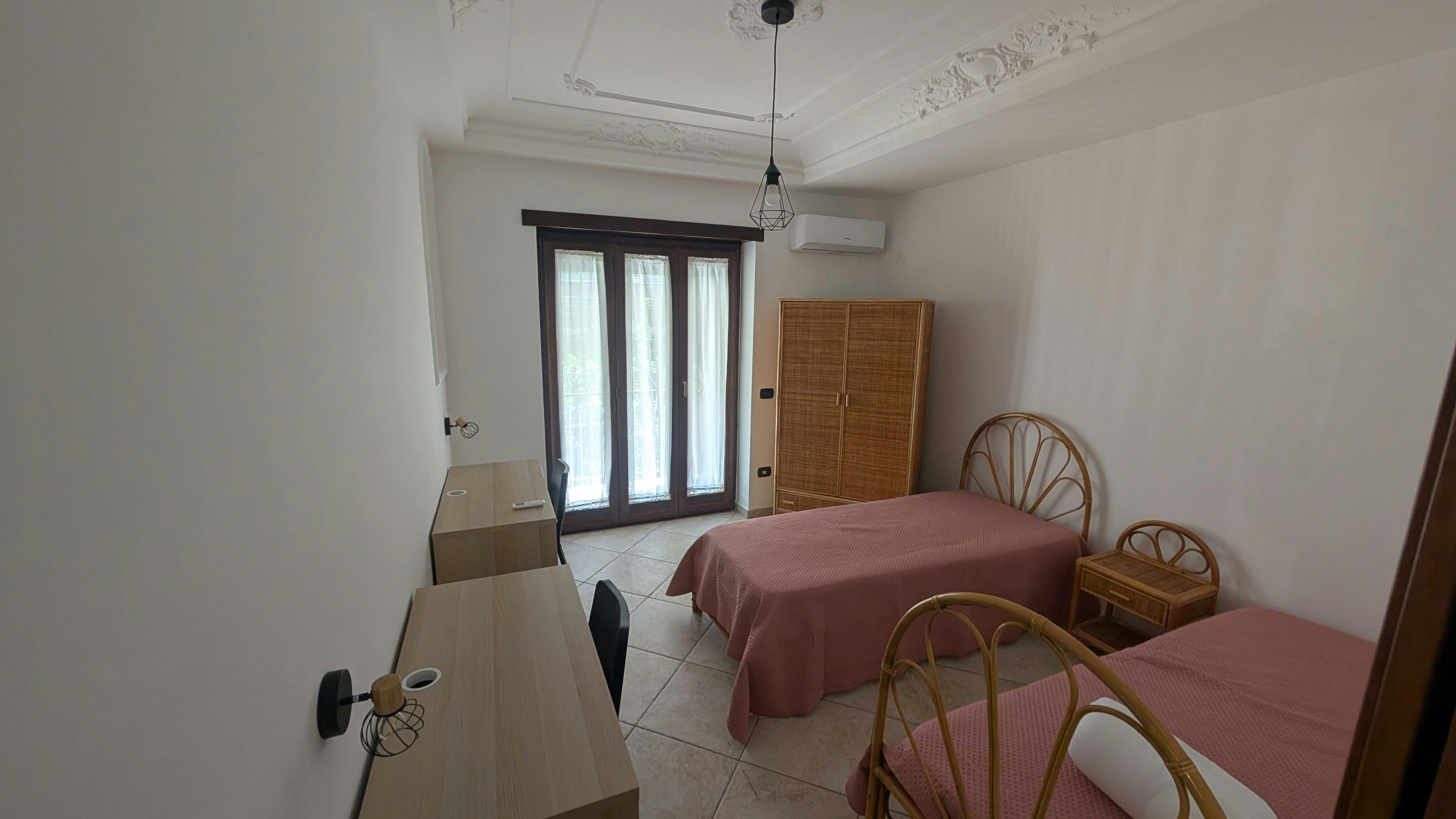 WG-Zimmer zu mieten für 500 € pro Monat in Naples, Viale Cavalleggeri D'Aosta