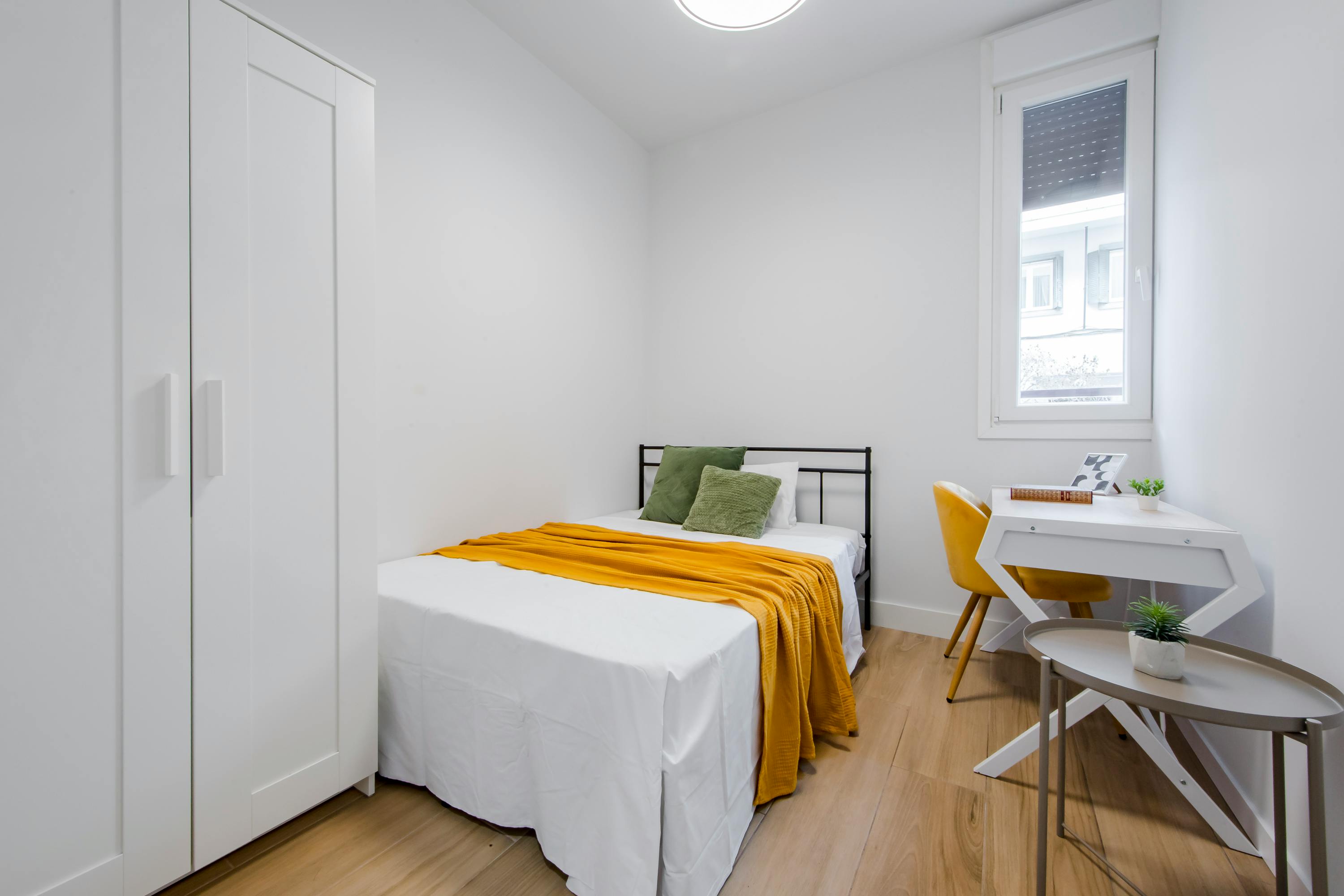 Private room in Calle de Donoso Cortés, Madrid (1745624) ROOM