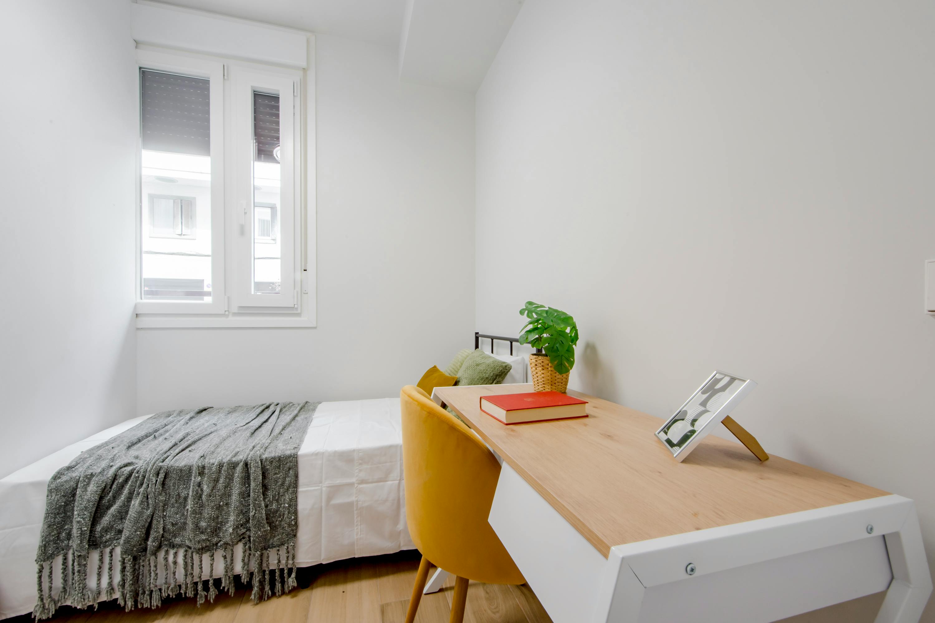 Private room in Calle de Donoso Cortés, Madrid (1745627) room image 1