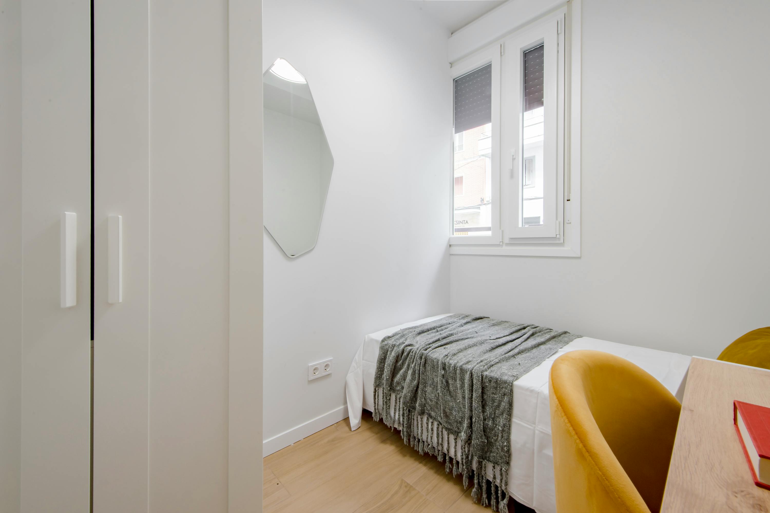 Private room in Calle de Donoso Cortés, Madrid (1745627) room image 2