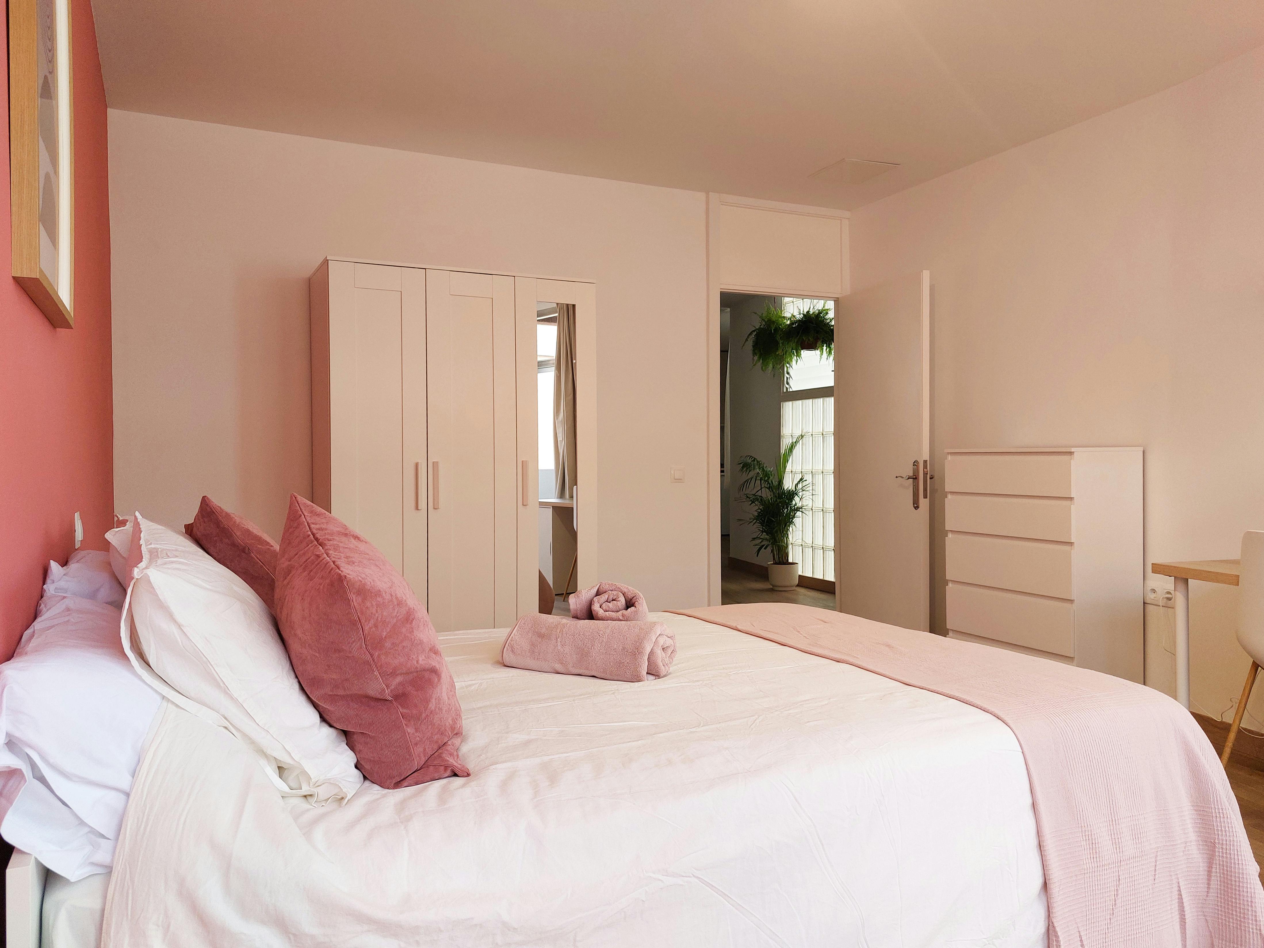 Private room in Calle Alonso Quintero, Las Palmas de Gran Canaria (1745772) room image 2