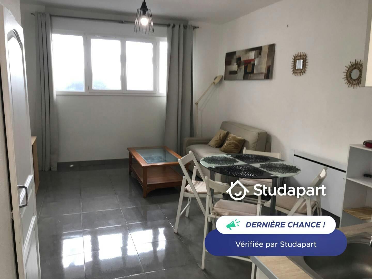 Wohnung zu mieten für 530 € pro Monat in Béziers, Rue Guilhemon