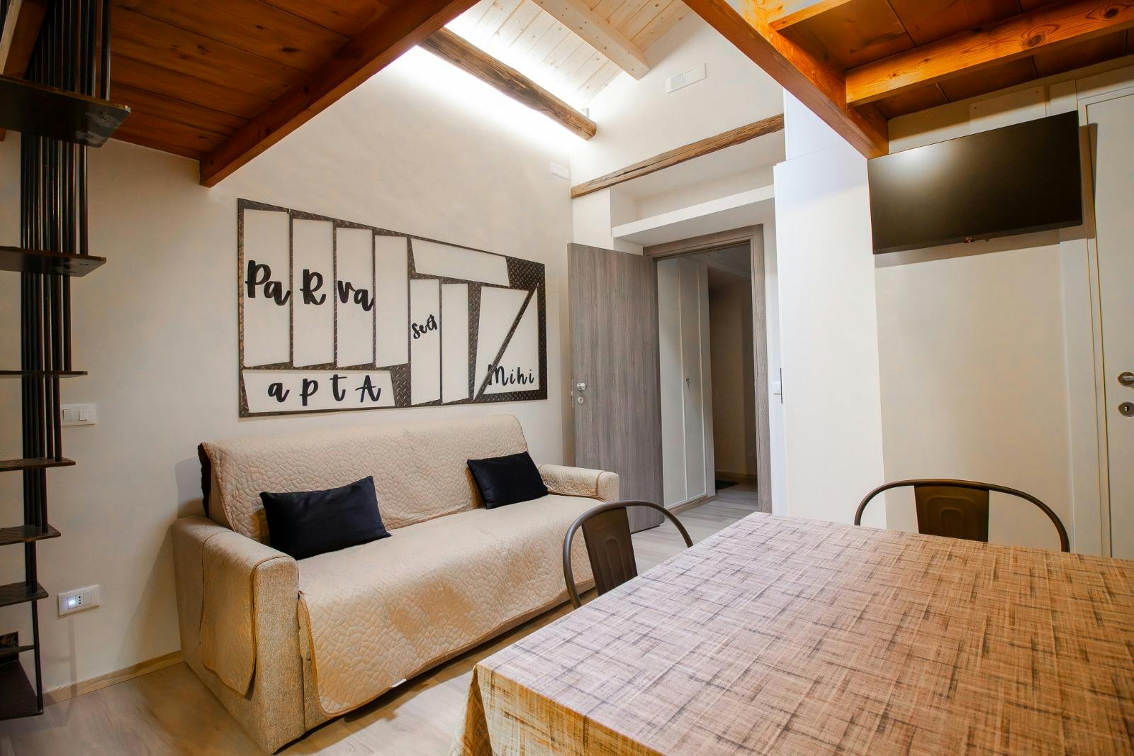 1-Bedroom Apartment in Vicolo del Cedro, Rome (1745865) ROOM 1