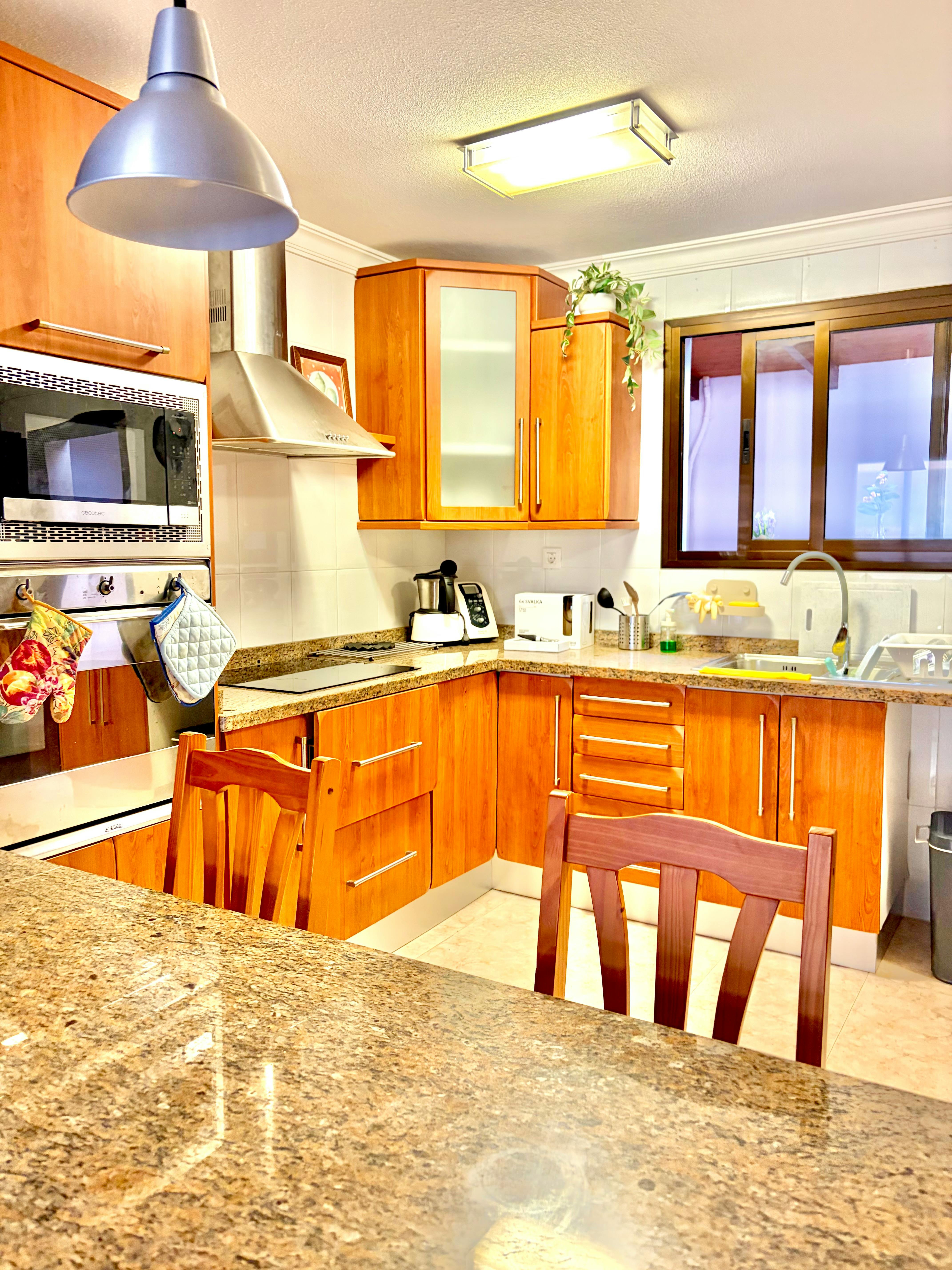Hus att hyra för 1 500 € i månaden i Cruce de Arinaga, Calle Breca