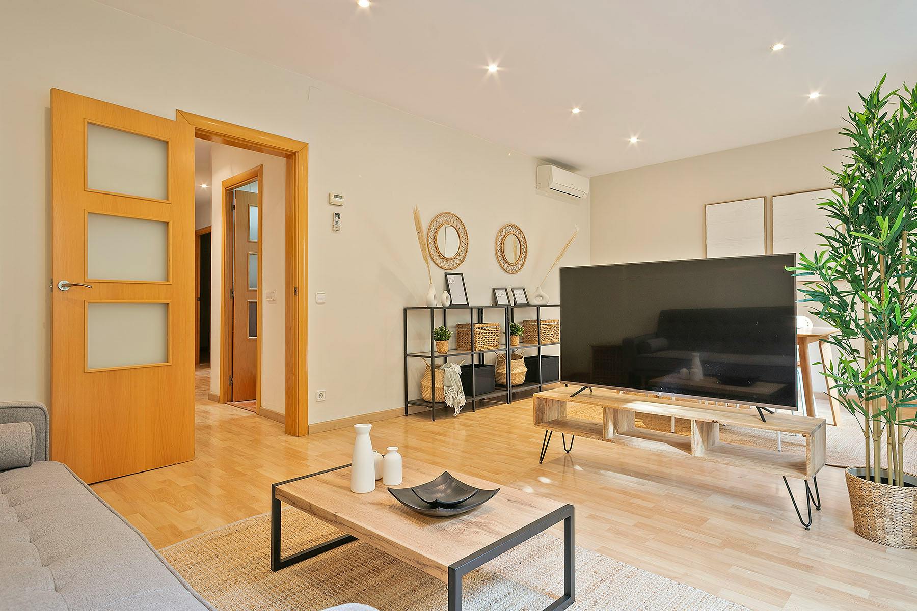 4-Bedroom Apartment in Carrer De Descartes, Barcelona (1746039) ROOM 4