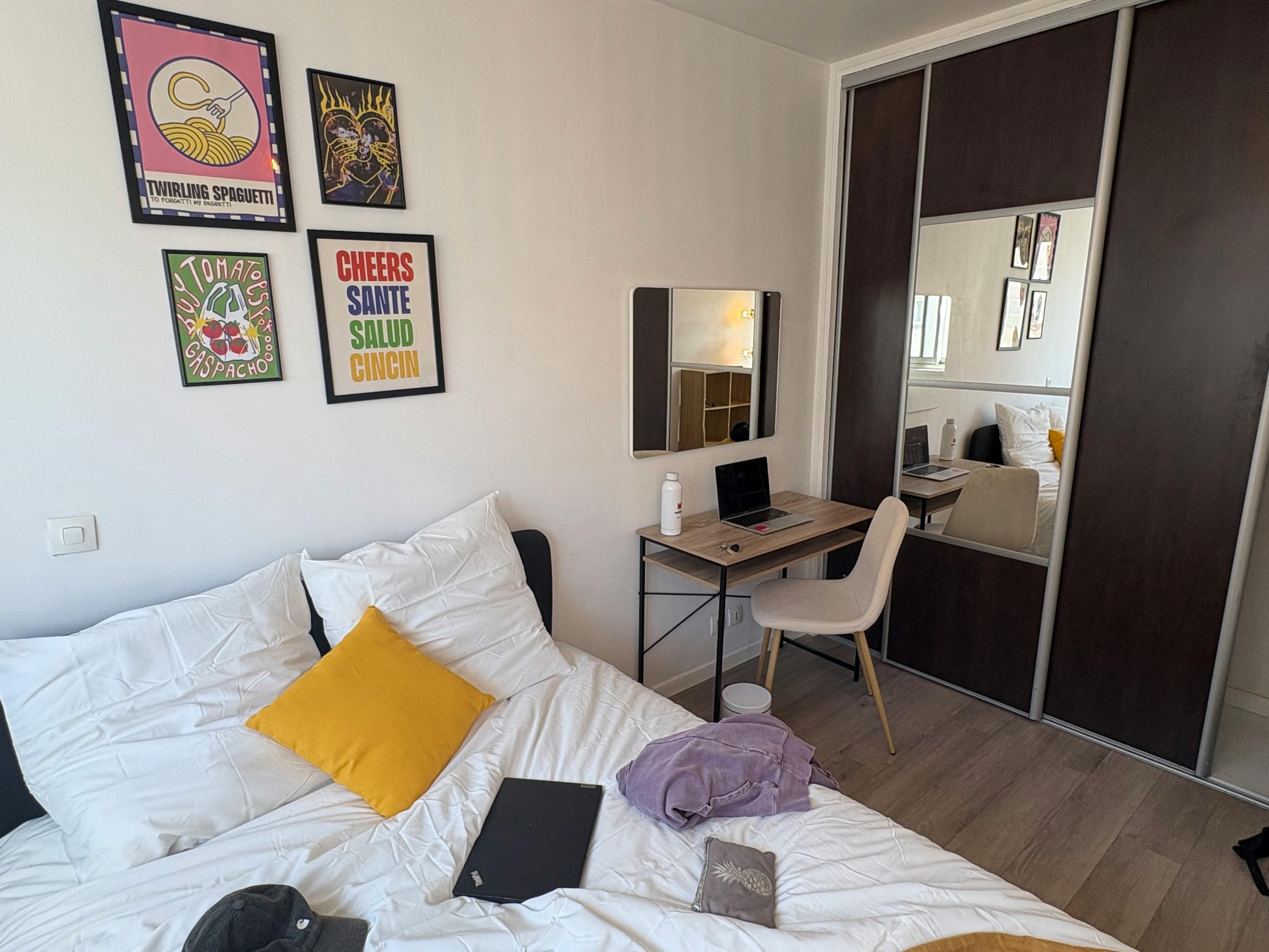 Private room for rent on Rue de la Fontaine au Roi, Paris - Vue 4