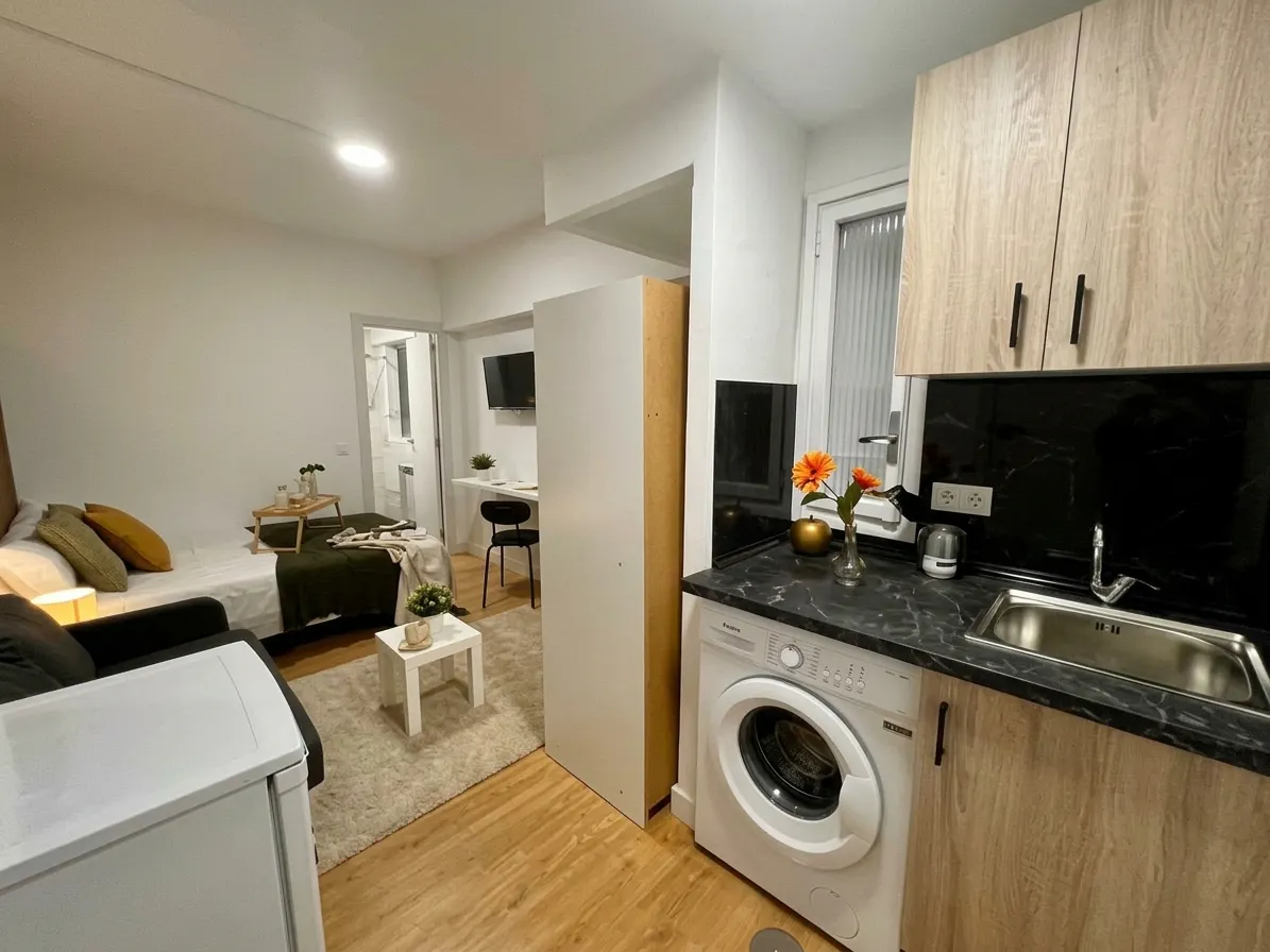 1-Bedroom Apartment in Paseo de la Castellana, Madrid (1746121) COMMON_AREA 1