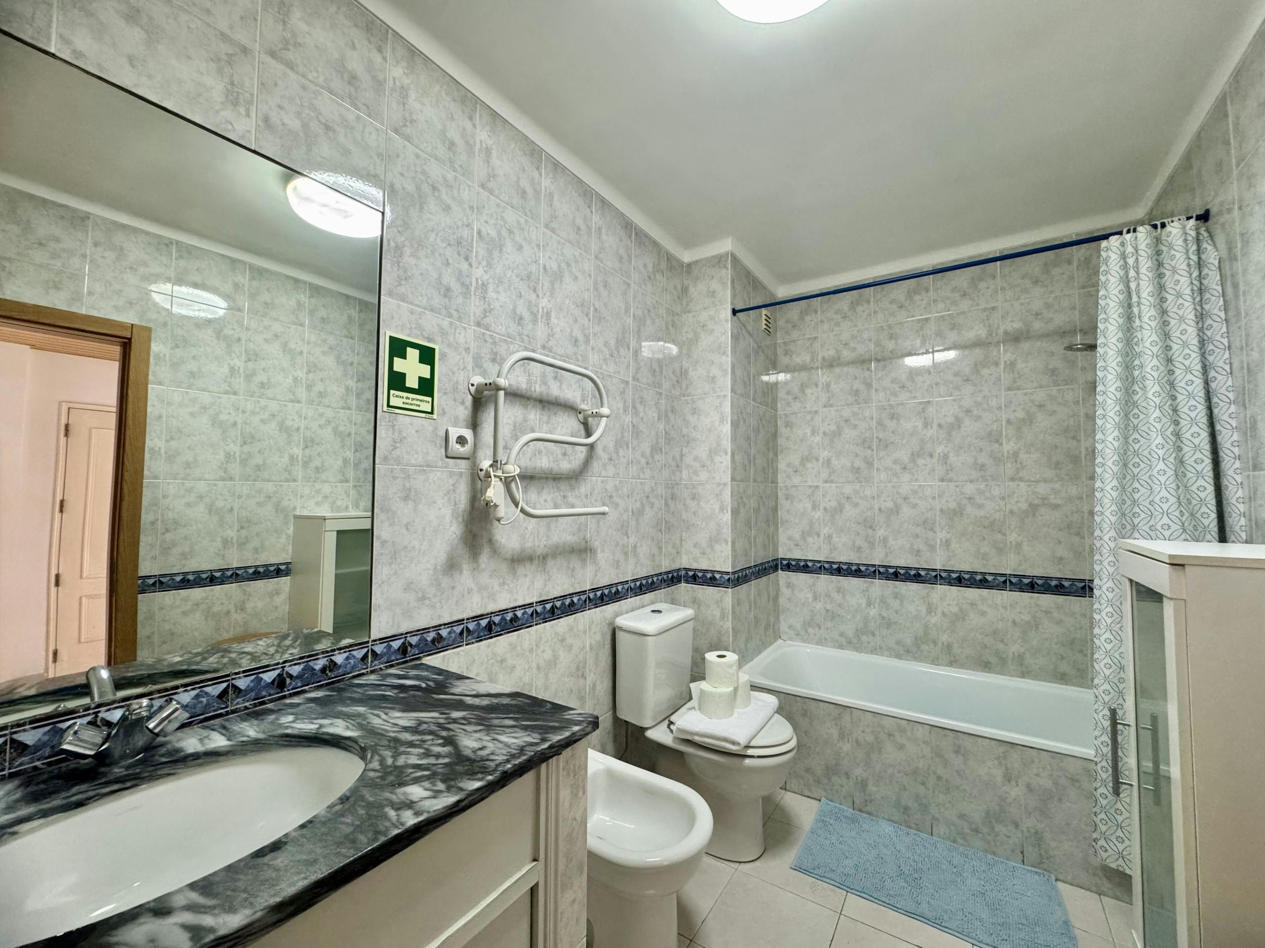 2-Bedroom Apartment in Rua Jose Pedro de Almeida, Faro (1746145) room image 10