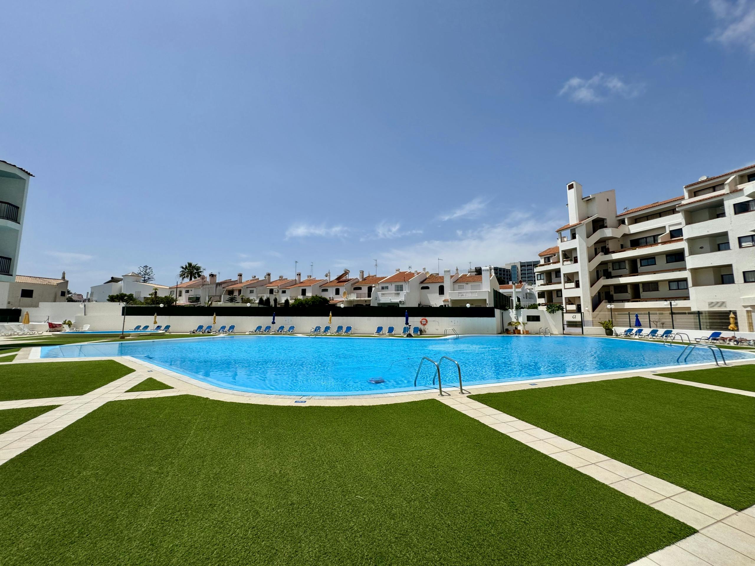 Студія за оренду для 9 999 EUR на місяць у Albufeira, Rua Vasco Santana