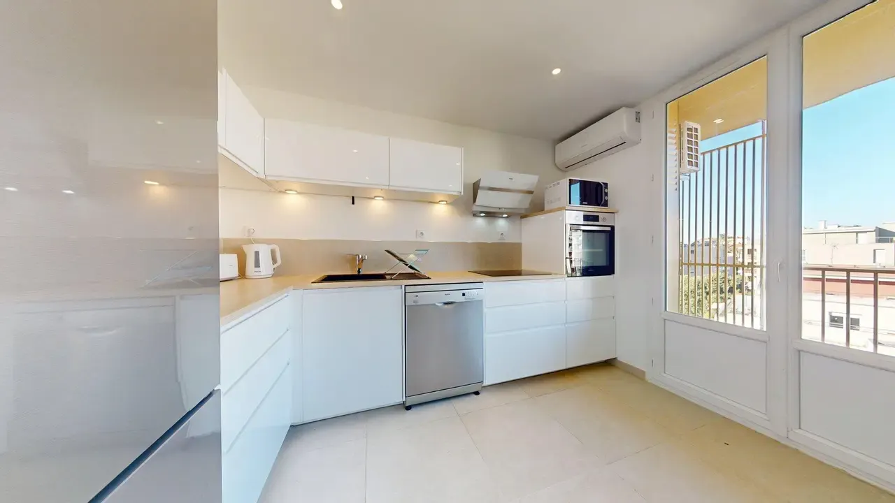 3-Bedroom Apartment in Rue Louis Braille, Villeurbanne (1746298) ROOM 1