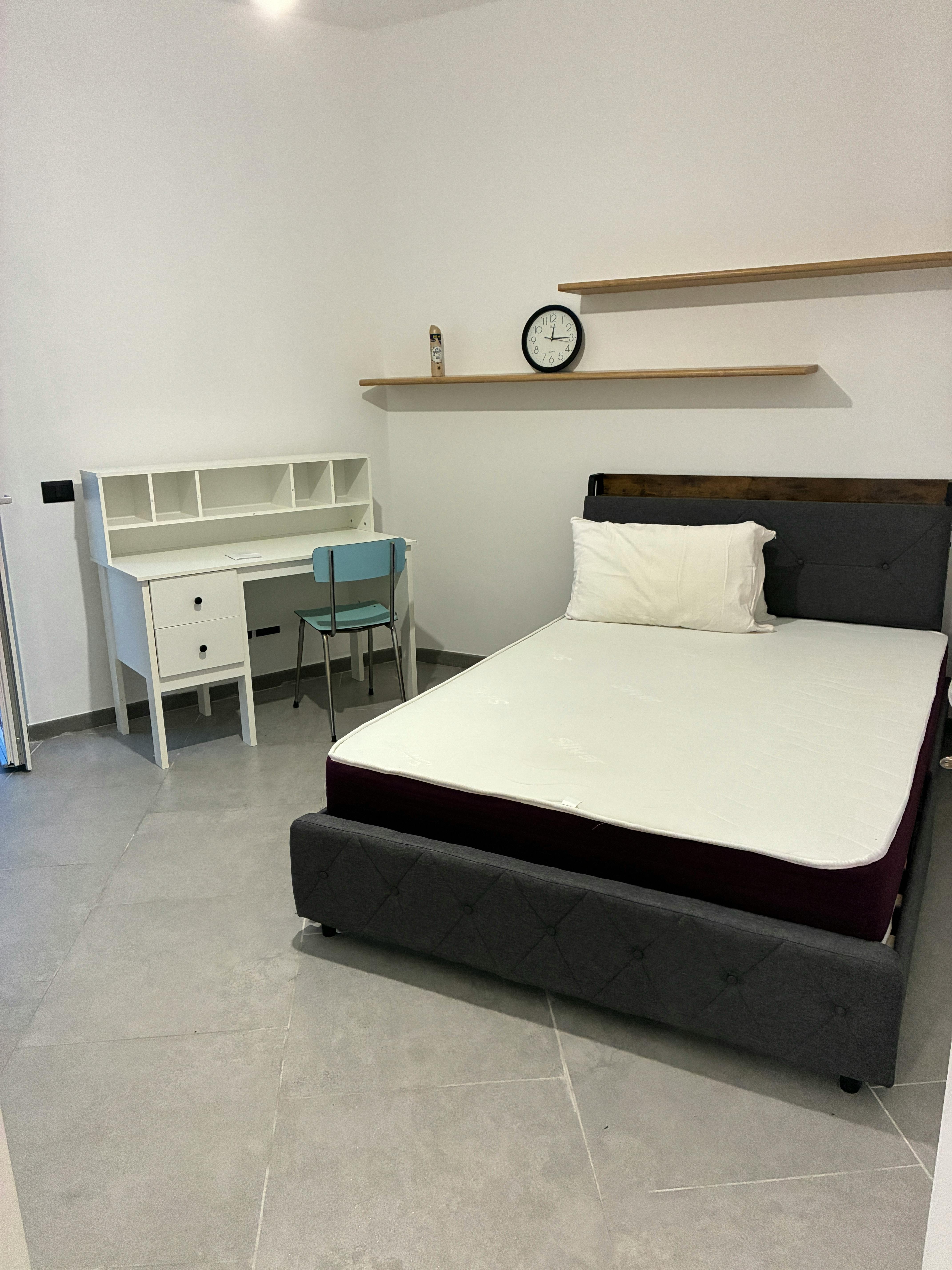 Cameră privată de închiriat pentru 525 EUR pe lună în Novara, Viale Roma