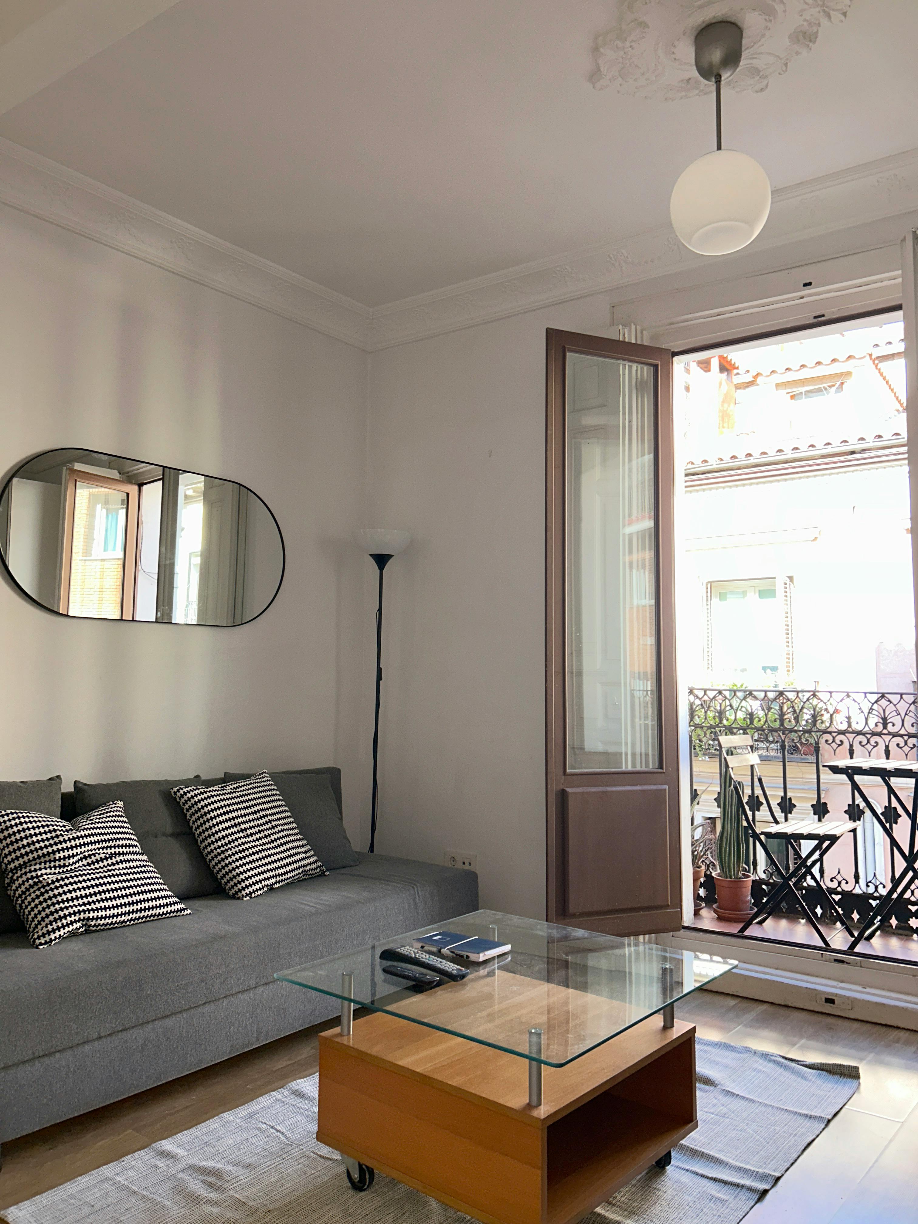 单间公寓 正在以 €1,400 的月租出租，其位于 Madrid, Calle de la Cava Alta