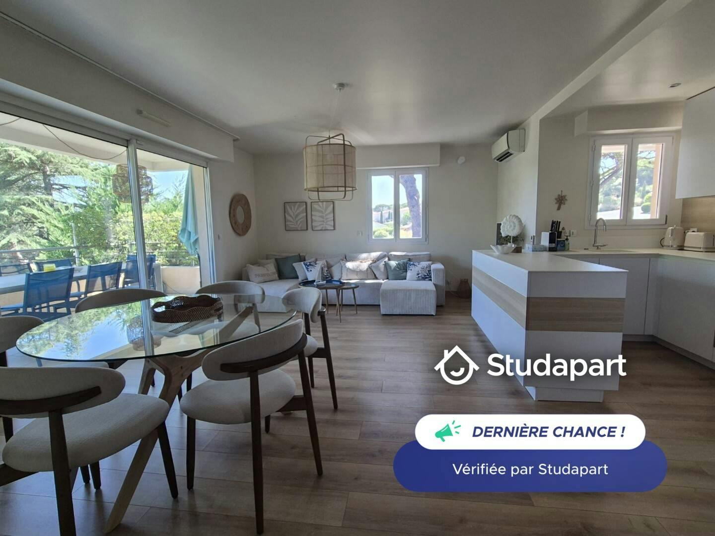Appartamento in affitto a 2200 € al mese a Gassin, Voie de Longagne