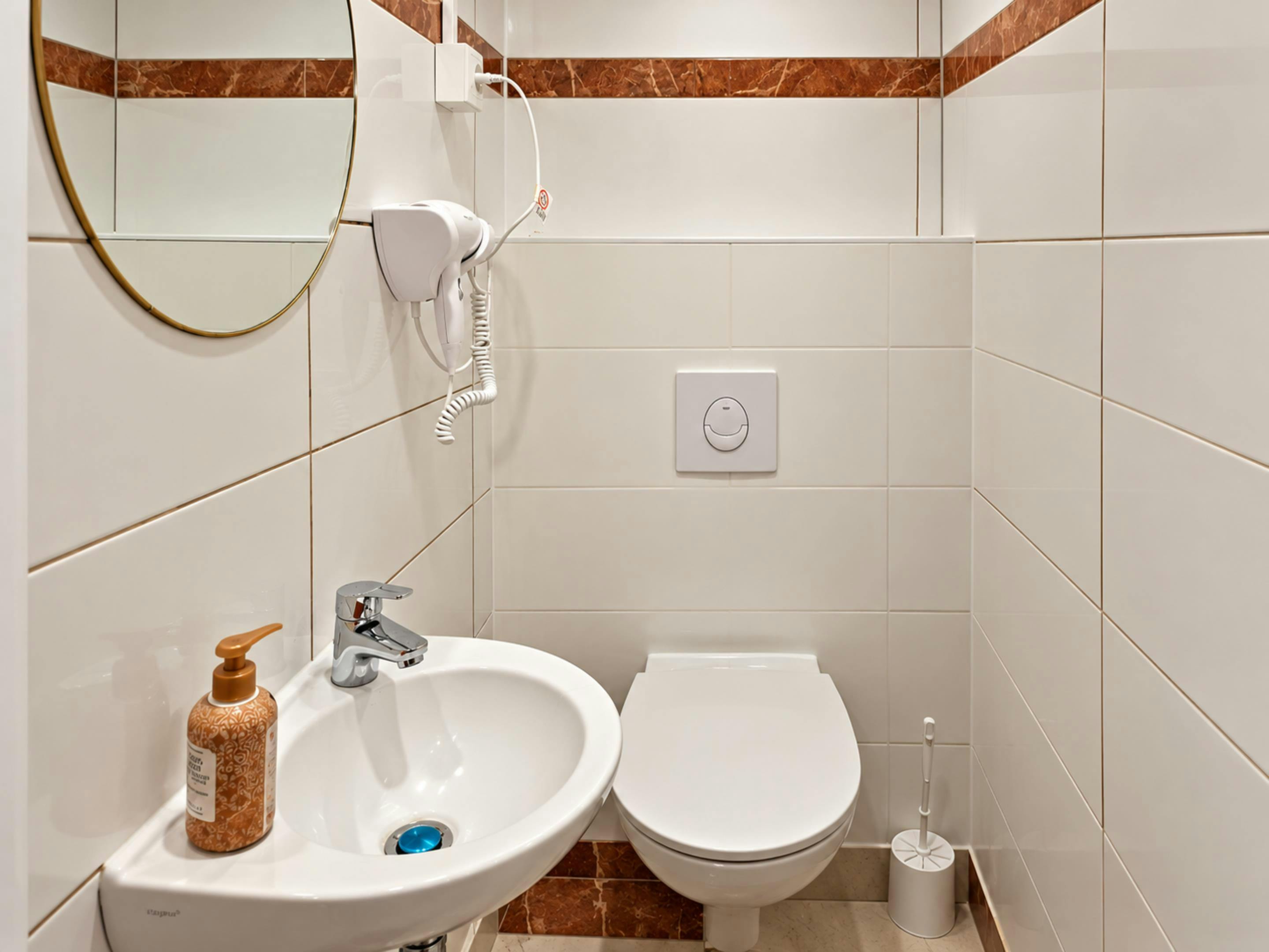 1-Bedroom Apartment in Grenzgasse, Vienna (1746543) room image 8