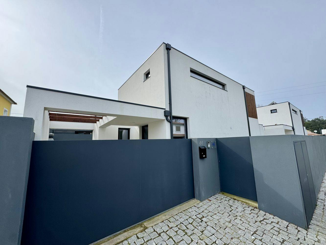 Casă de închiriat pentru 2.099 EUR pe lună în Vila Praia de Âncora, Rua de Pedarroso