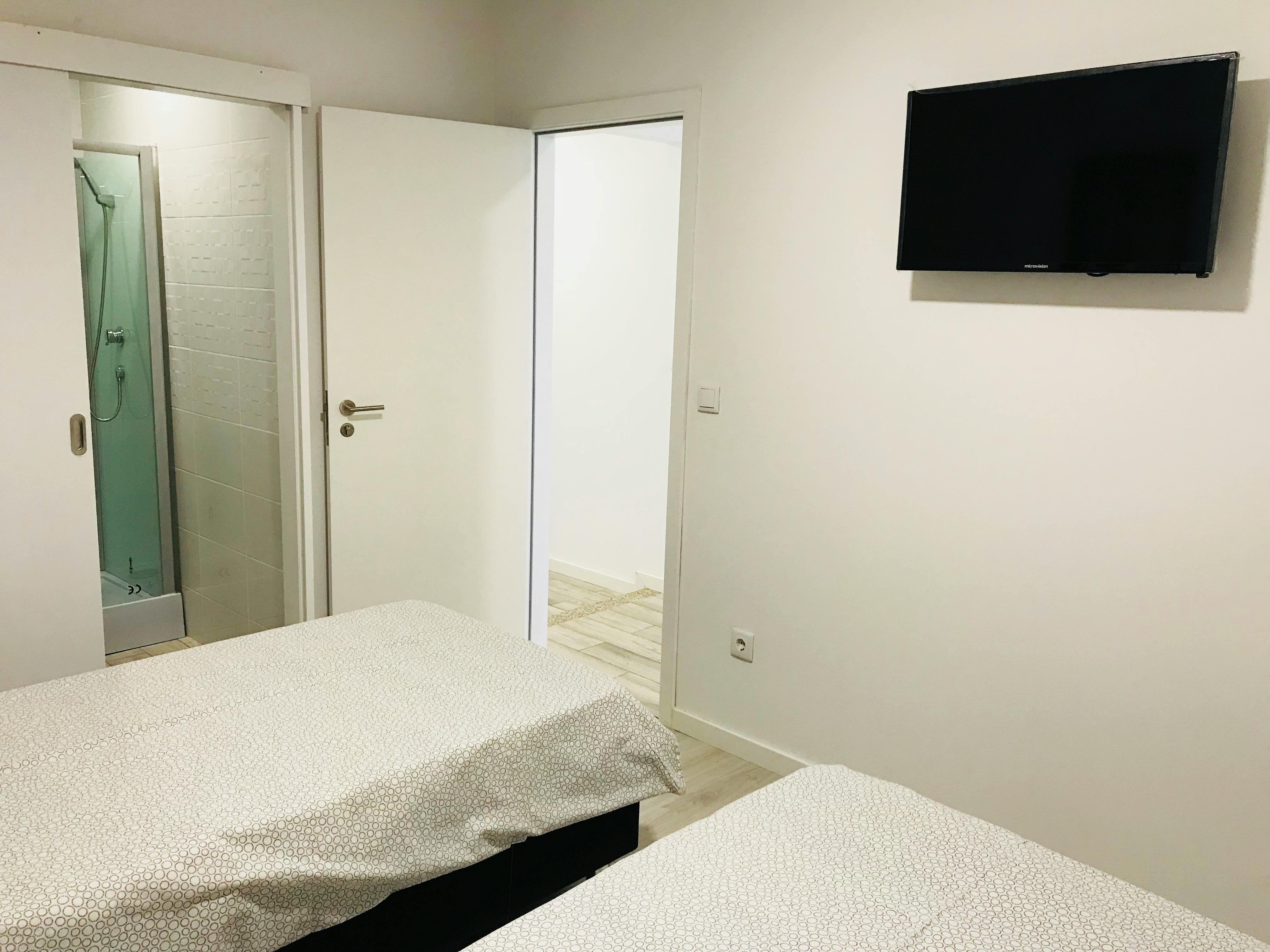 4-Bedroom Apartment in Rua Luís Cruz, Porto (1746635) ROOM 3