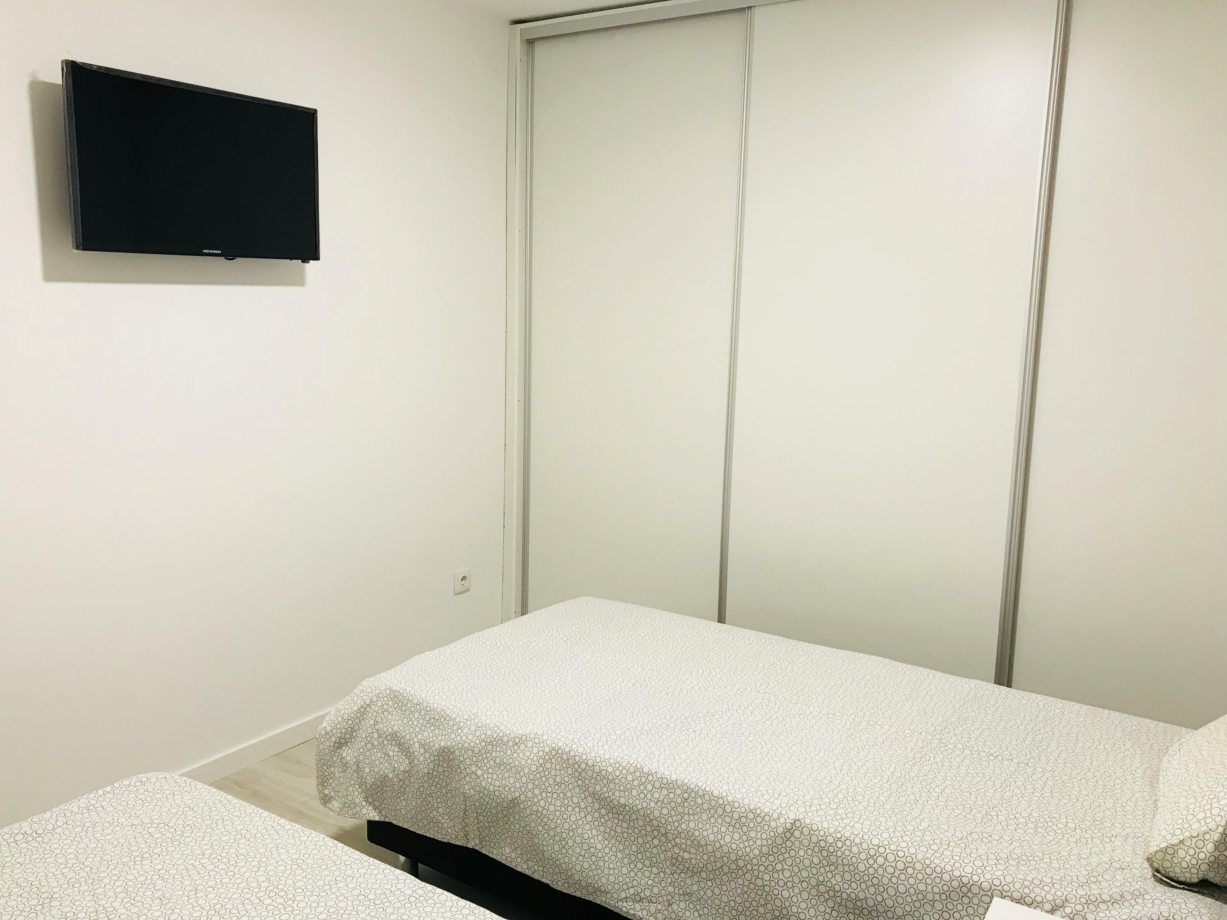 4-Bedroom Apartment in Rua Luís Cruz, Porto (1746635) ROOM 2
