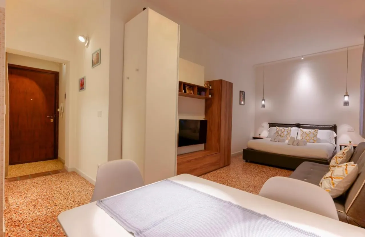 1-Bedroom Apartment in Via Farini, Bologna (1746655) ROOM 2