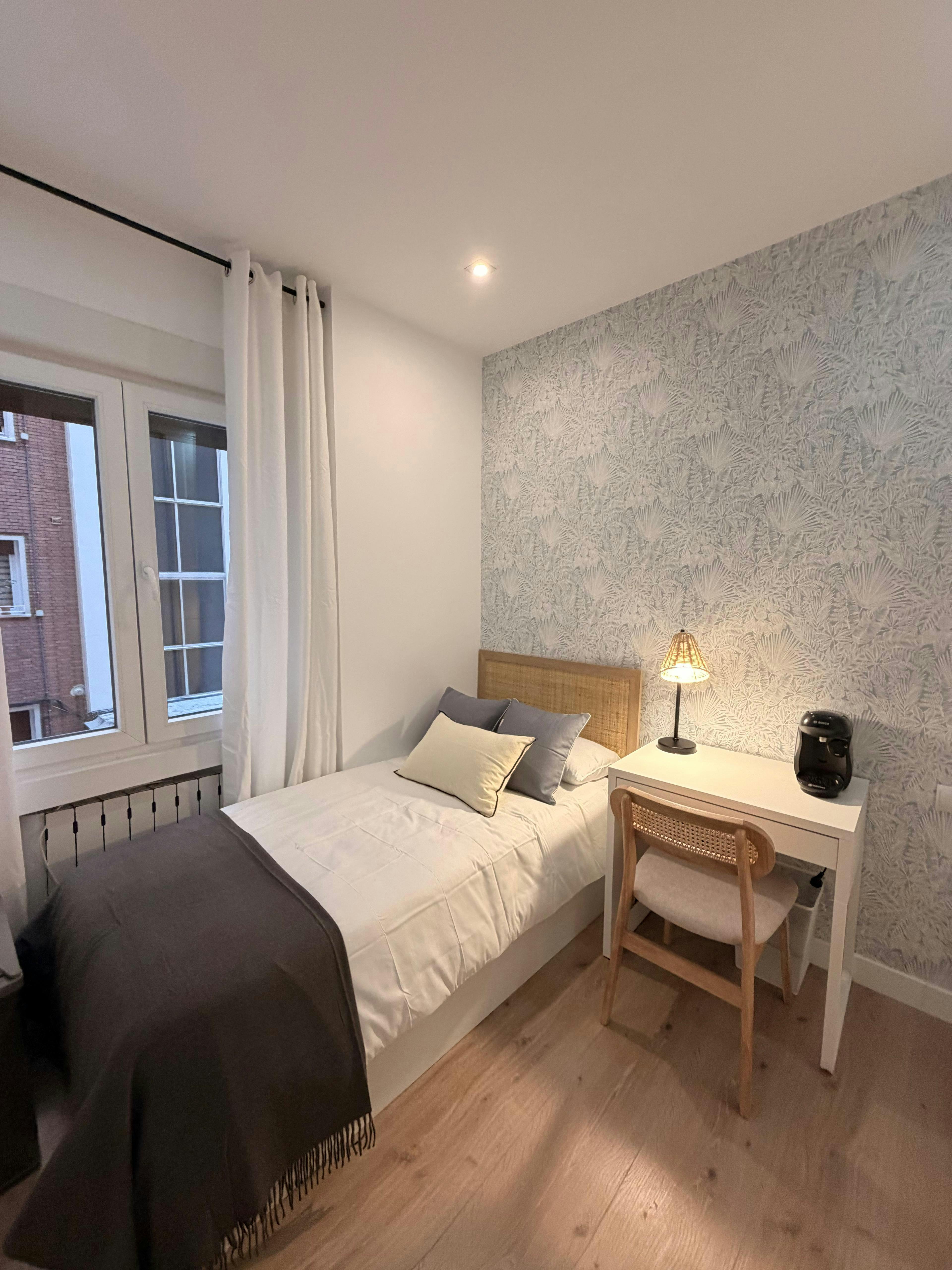 Private room in Calle de Jorge Juan, Madrid (1746810) room image 1
