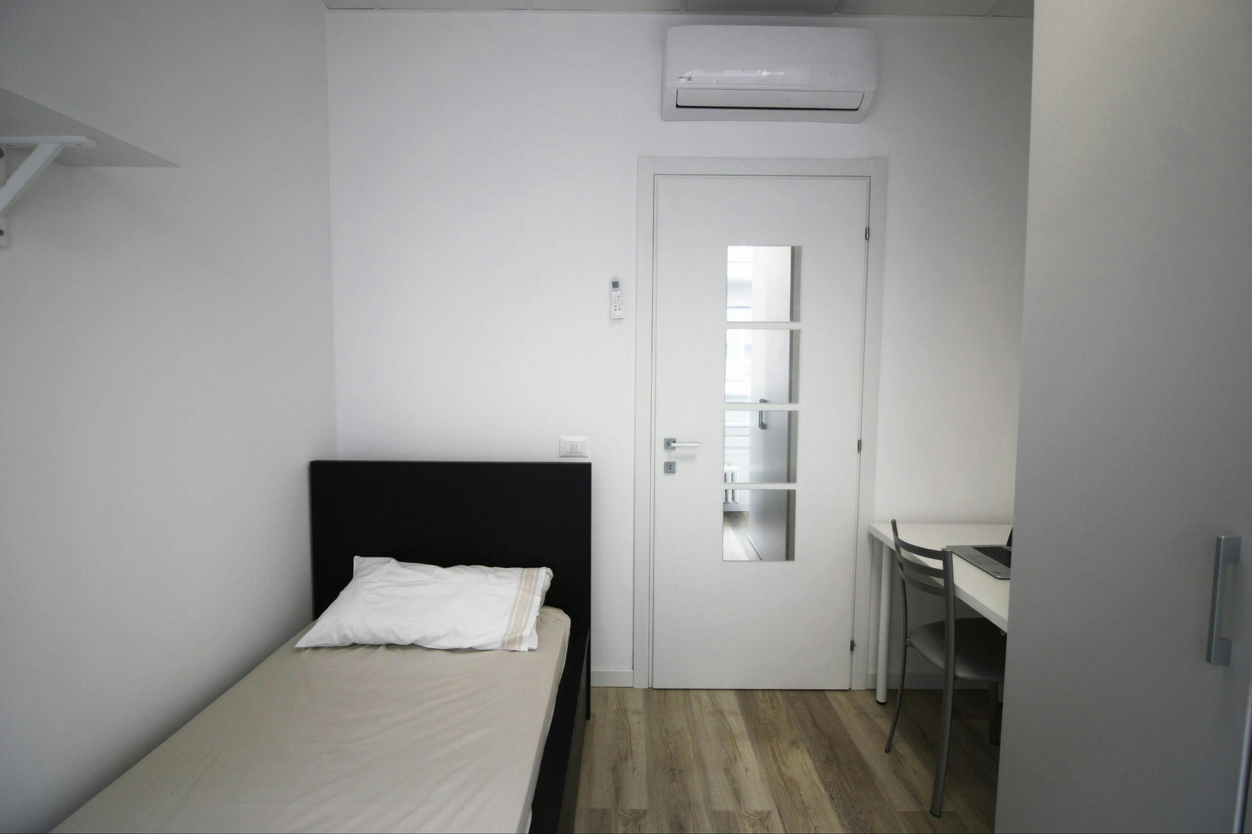 Studio for rent for €820 per month in Milan, Corso San Gottardo