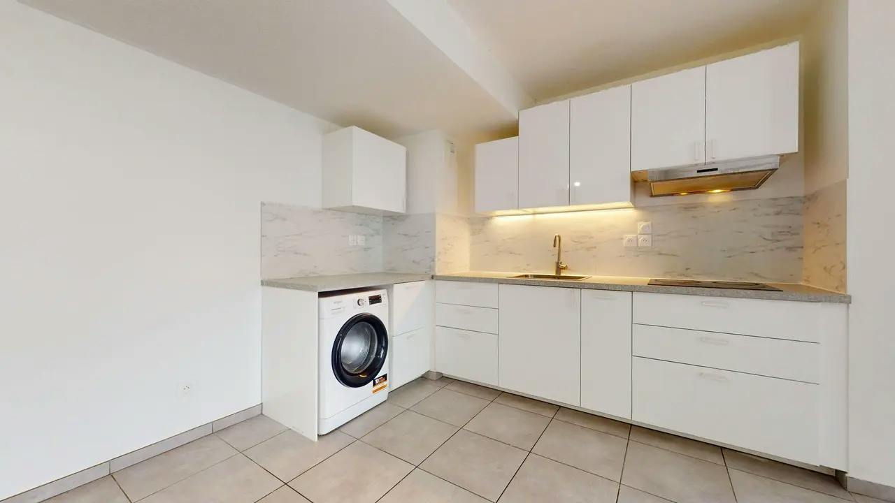 2-Bedroom Apartment in Rue Lise london, Vénissieux (1746931) ROOM 1