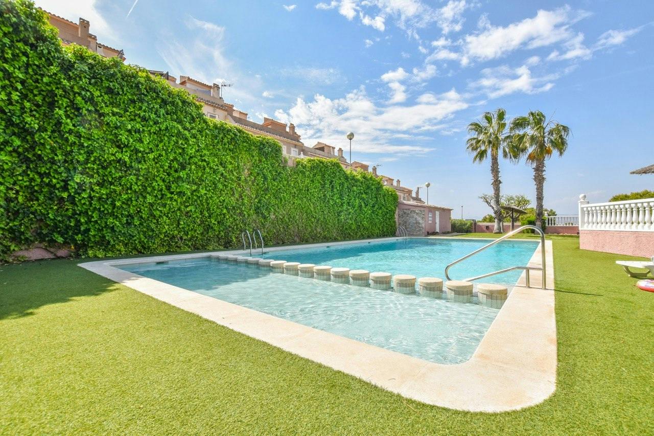 Apartment for rent for €1,000 per month in Gran Alacant, Calle Canarias