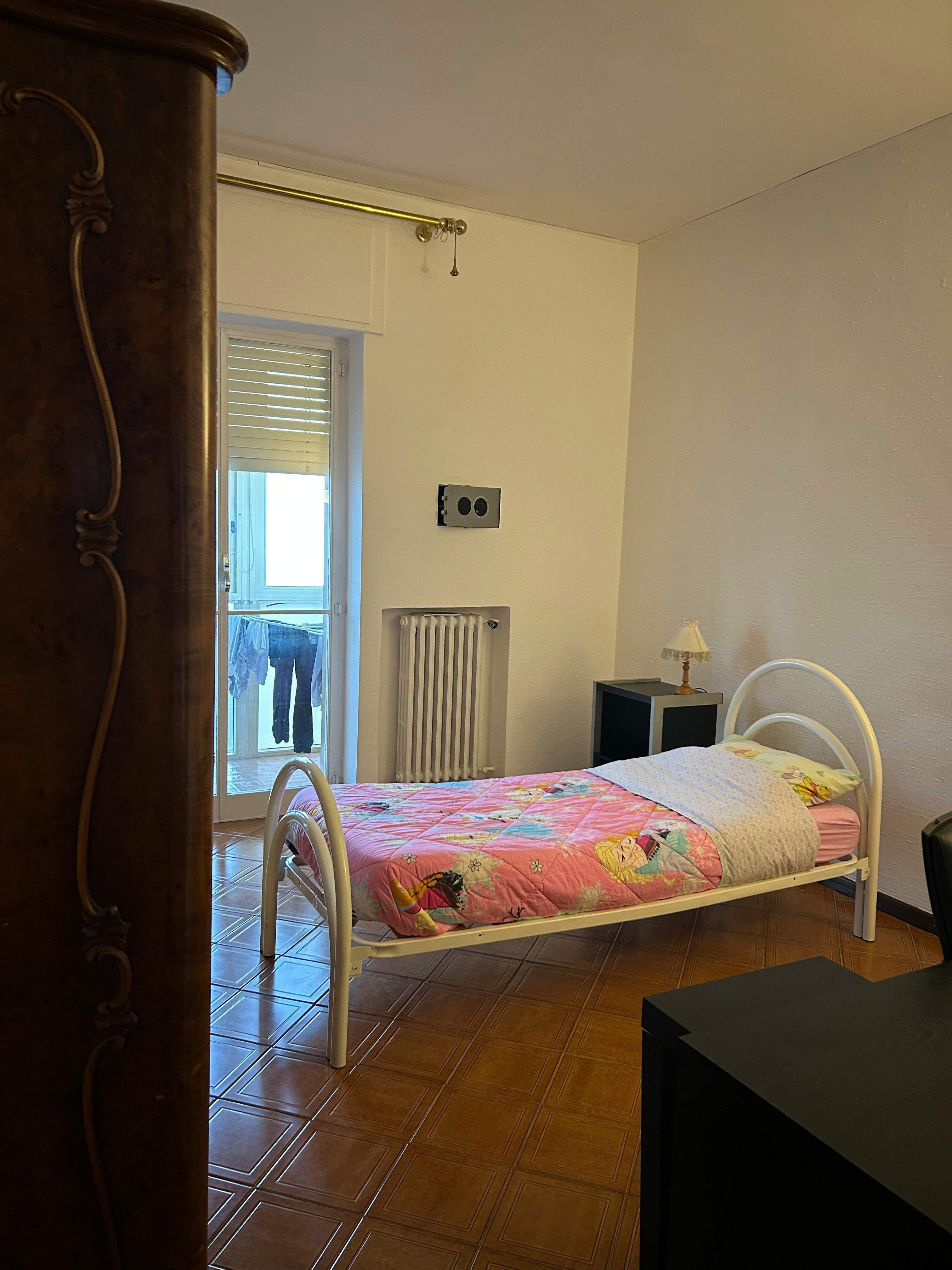 Chambre privée à louer pour 525 €/mois à Bari, Corso Sidney Sonnino