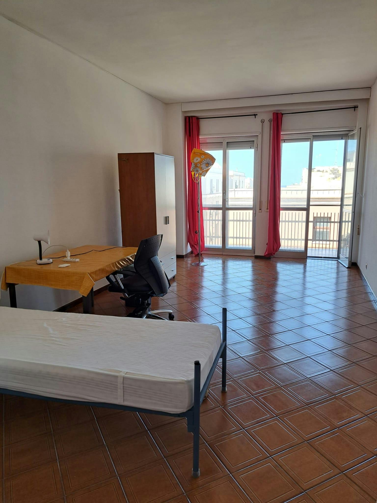Chambre privée à louer pour 550 €/mois à Bari, Corso Sidney Sonnino