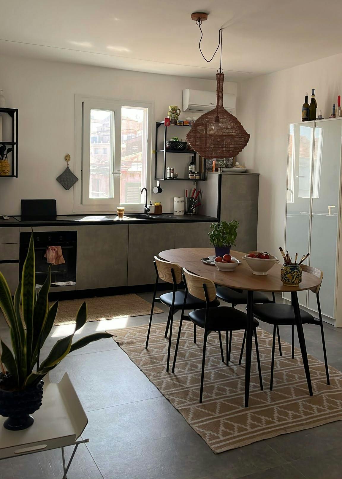 Lägenhet att hyra för 1 100 € i månaden i Palermo, Via Rosina Muzio Salvo