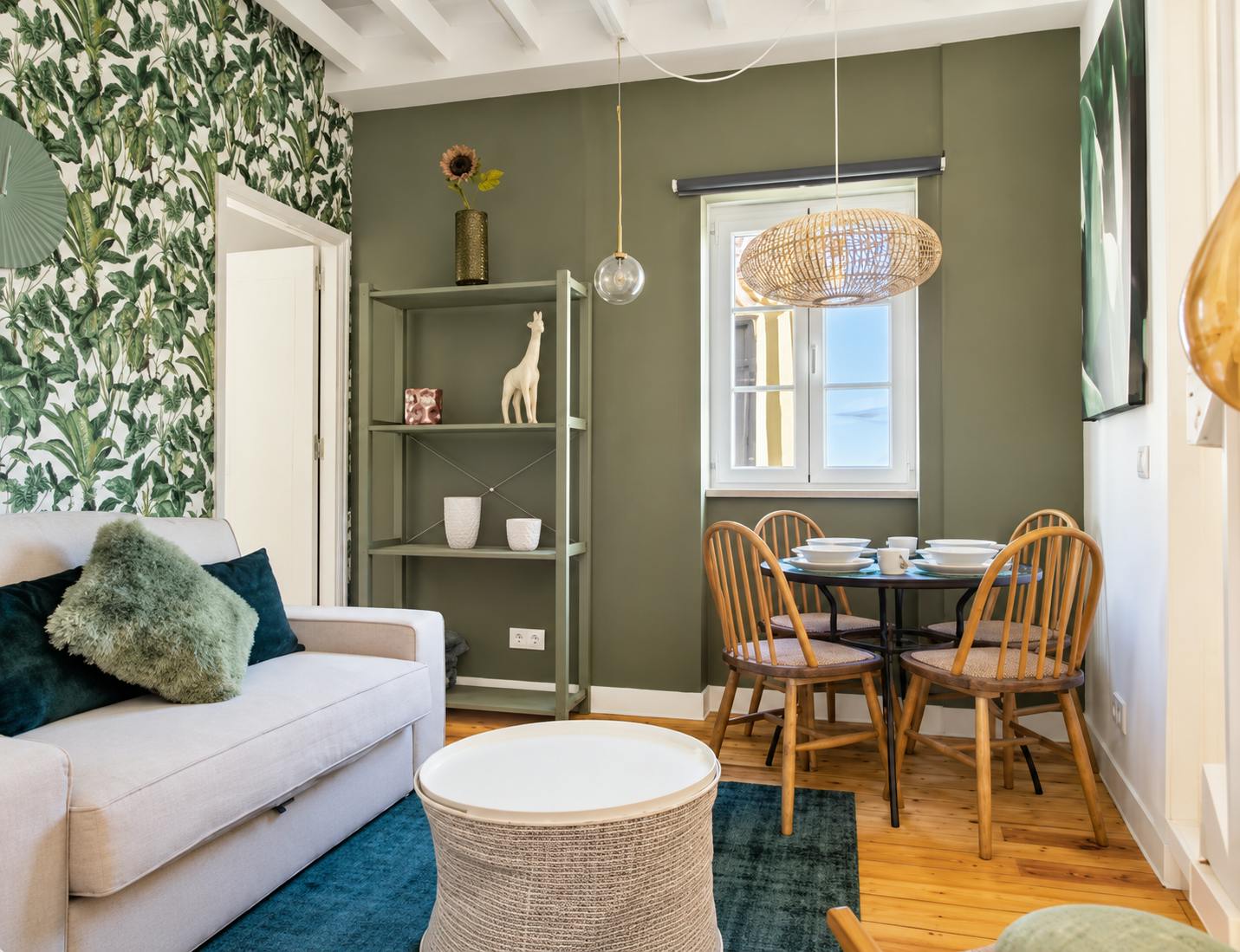Apartment for rent for €1,950 per month in Lisbon, Beco das Mil Patacas