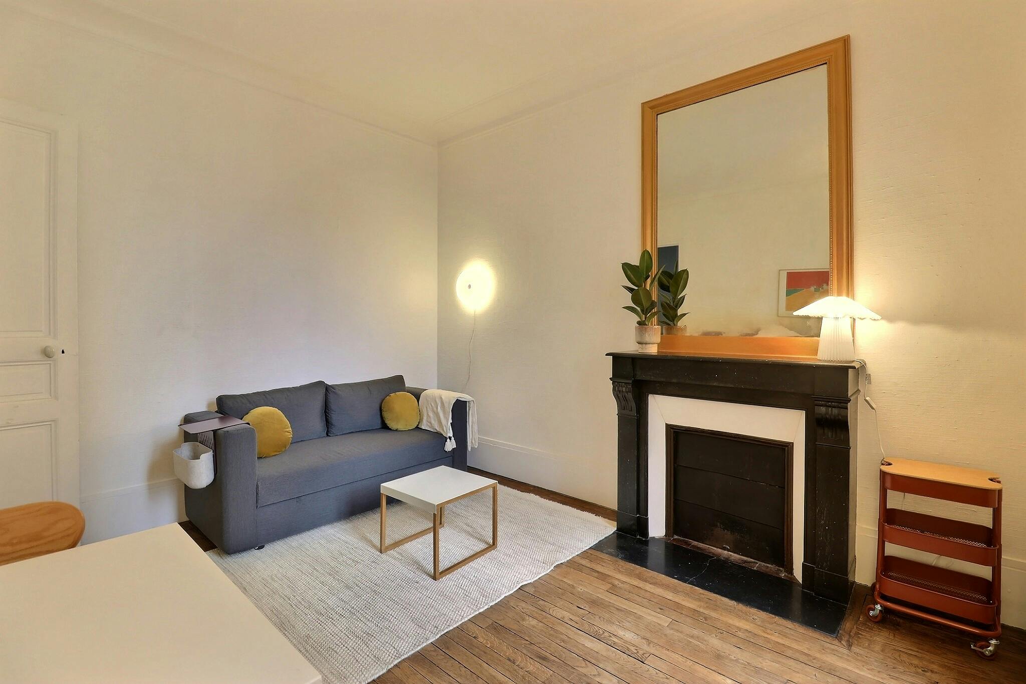 Apartment for rent on Rue Sedaine, Paris