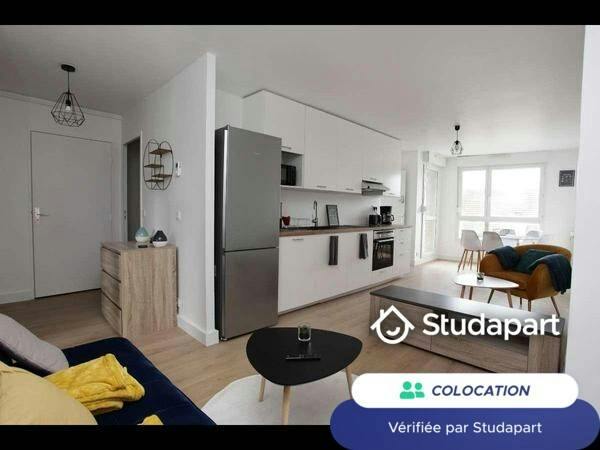 Chambre privée à louer pour 385 €/mois à Évreux, Rue Passot