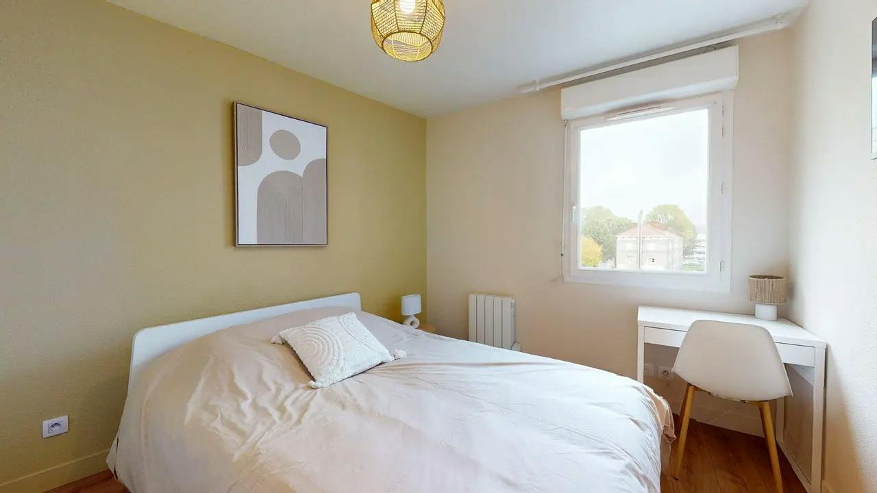 Private room in Boulevard de l'Europe, Rouen (1747491) room image 2