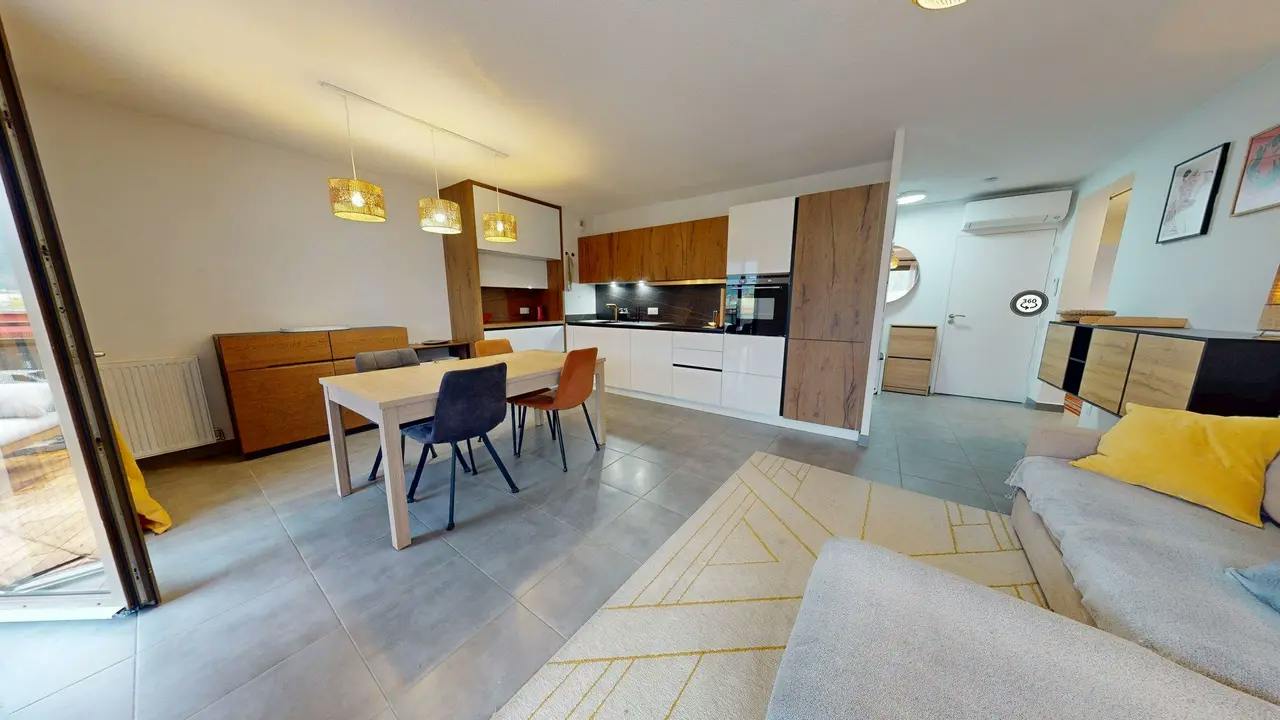 Lägenhet att hyra för 1 450 € i månaden i Crolles, Allée du Parc