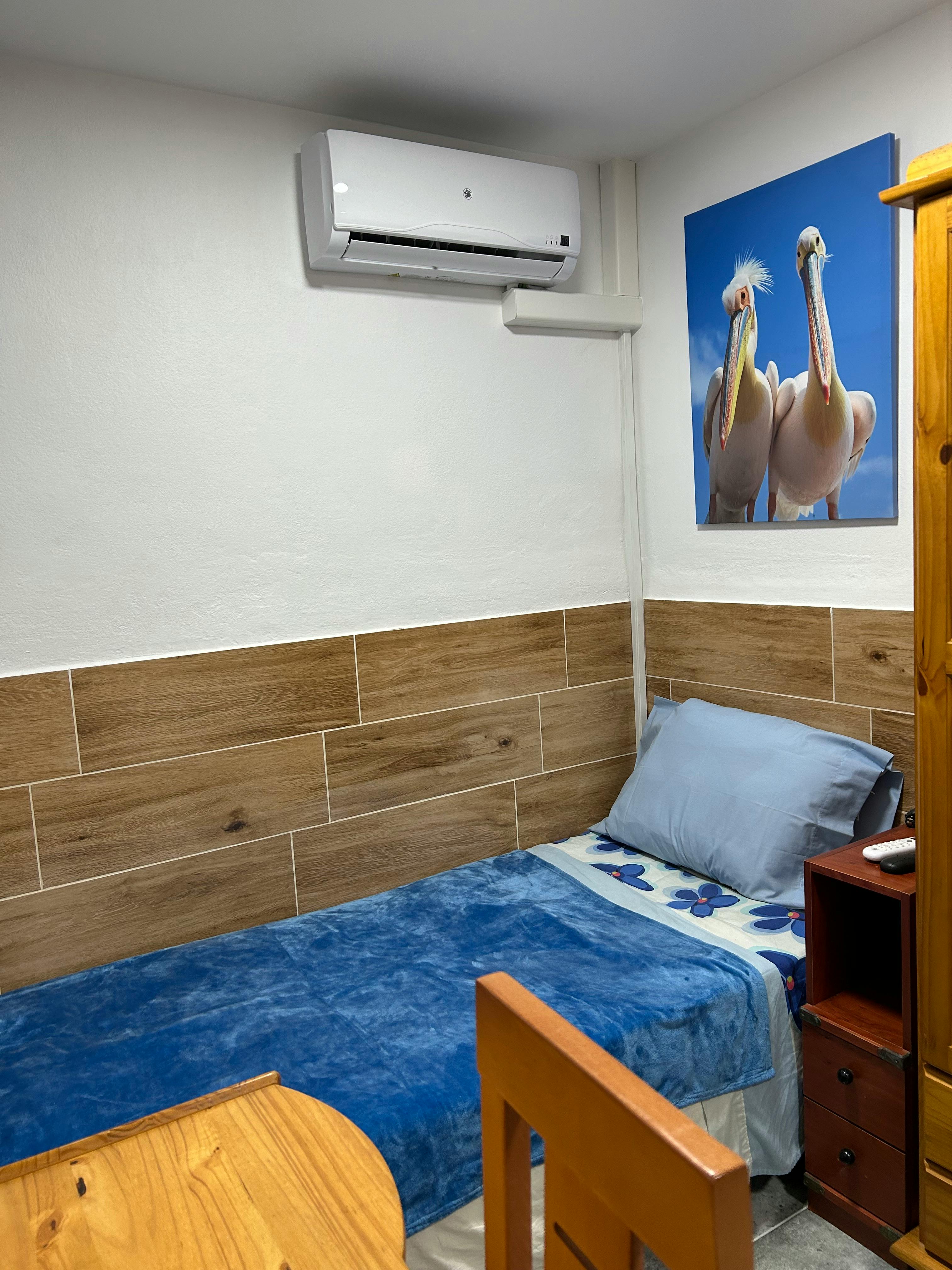 Studio à louer pour 900 €/mois à Barcelona, Carretera de Collblanc