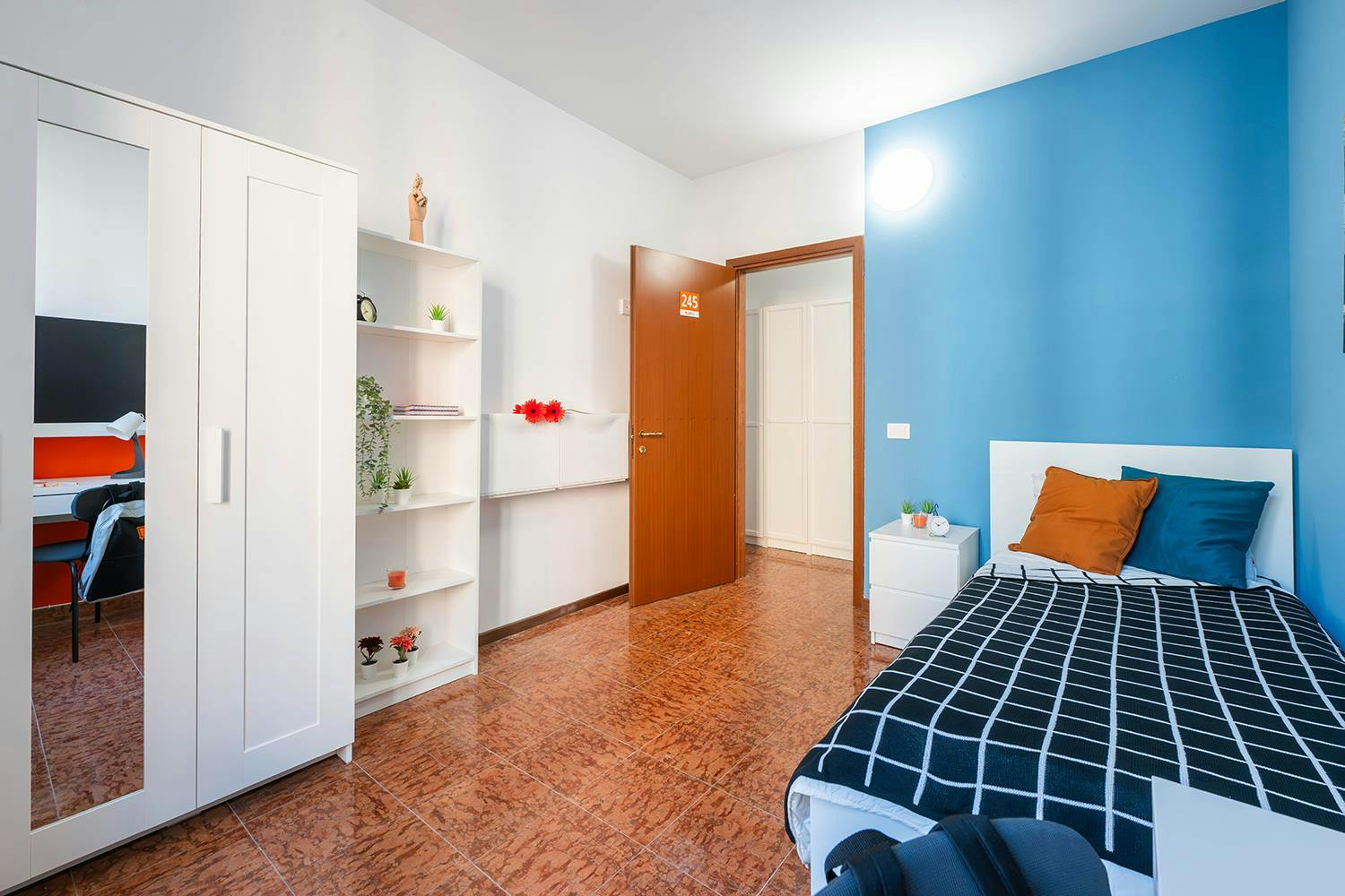 Private room in Via Torquato Tasso, Bergamo (1747553) room image 2