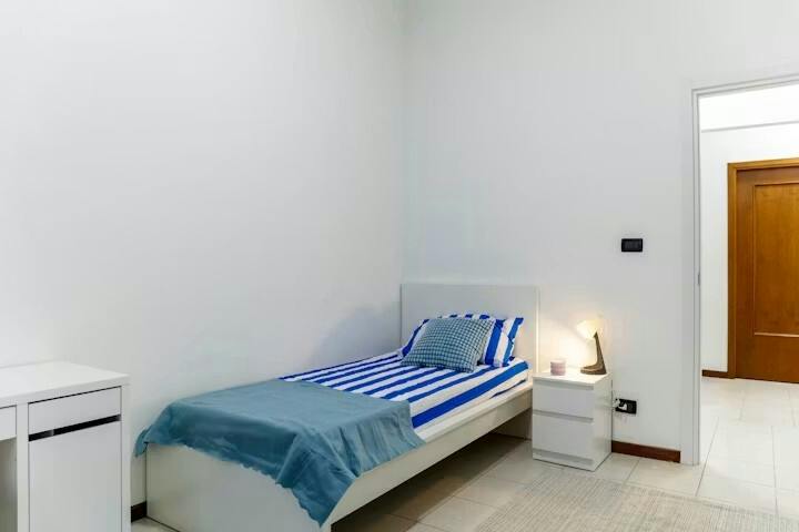Private room in Via Romolo Gessi, Turin (1747588) ROOM