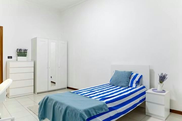 Private room in Via Romolo Gessi, Turin (1747624) room image 1