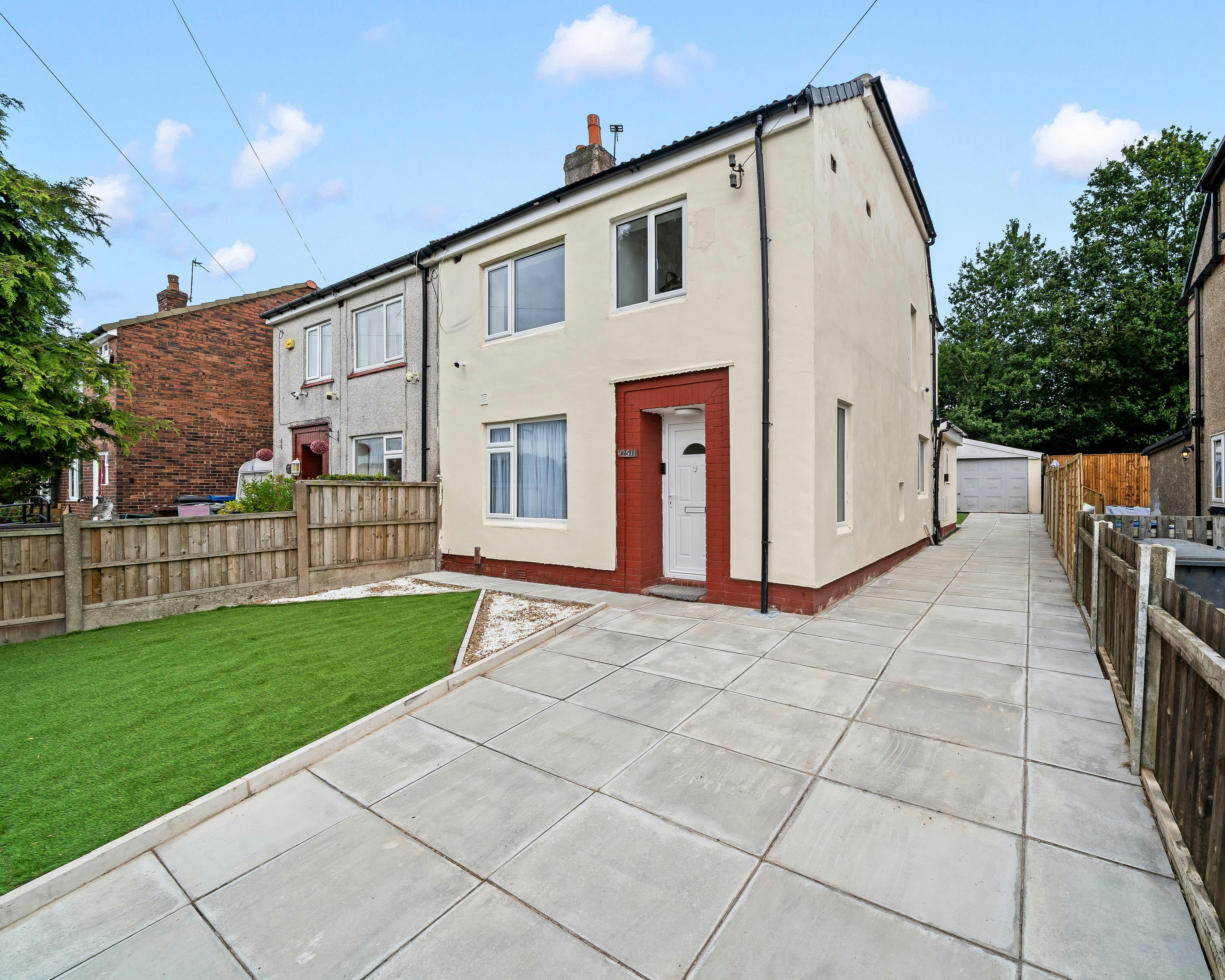 房源 正在以 £3,500 的月租出租，其位于 Atherton, Devonshire Road