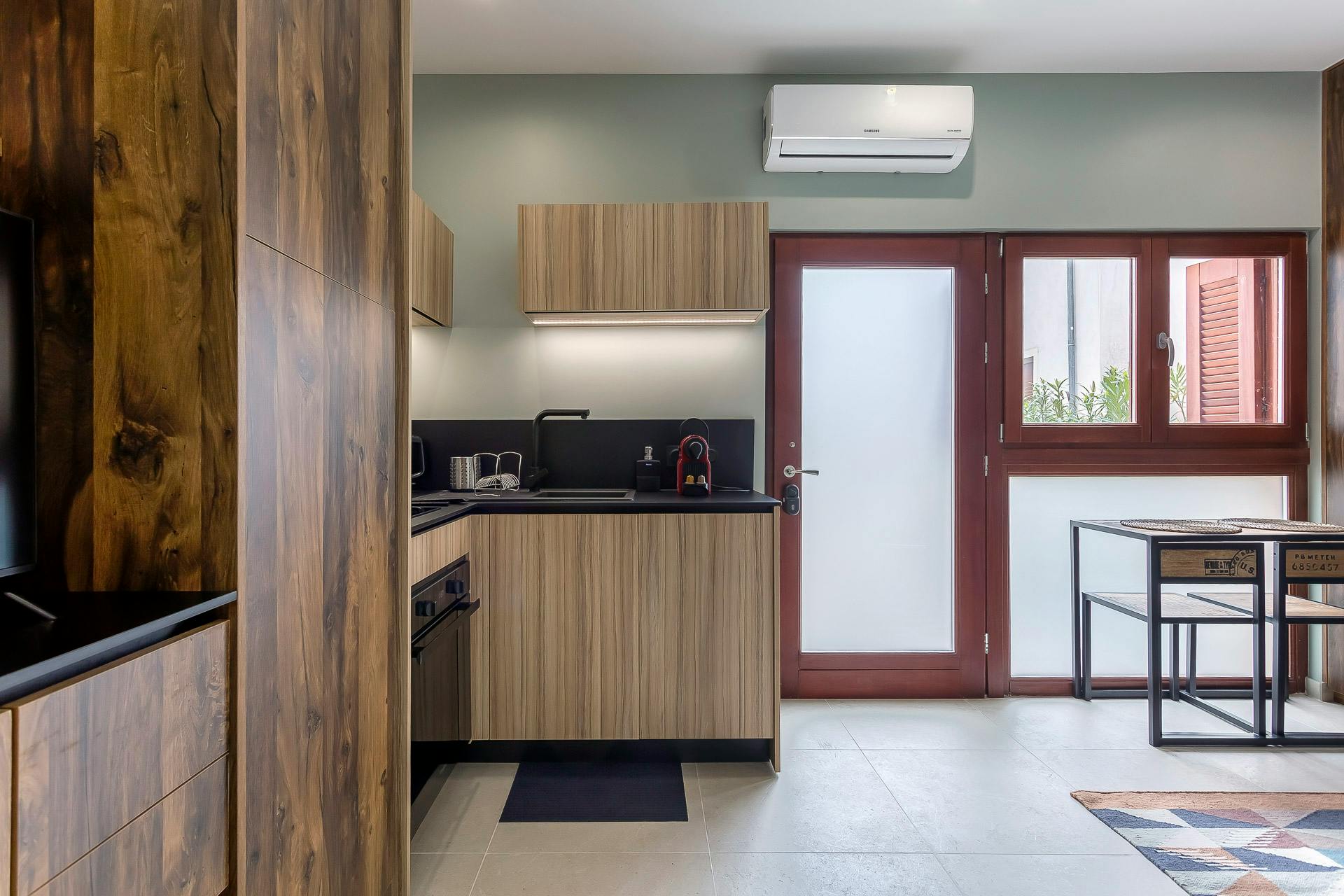 1-Bedroom Apartment in Rue de la Favorite, Lyon (1747779) ROOM 1