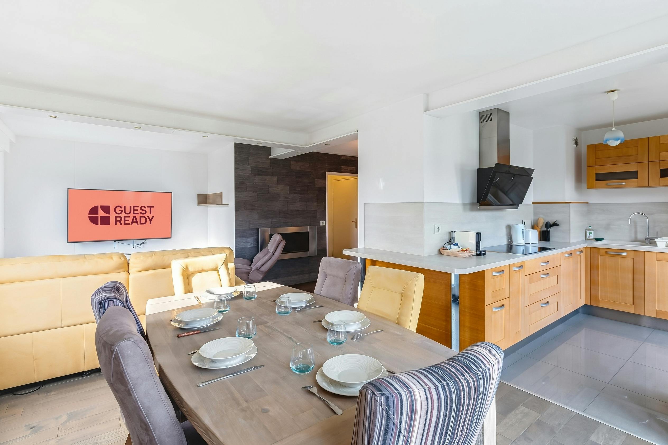 Appartement te huur voor € 3.220 per maand in Chessy, Rue de la Fontaine Rouge