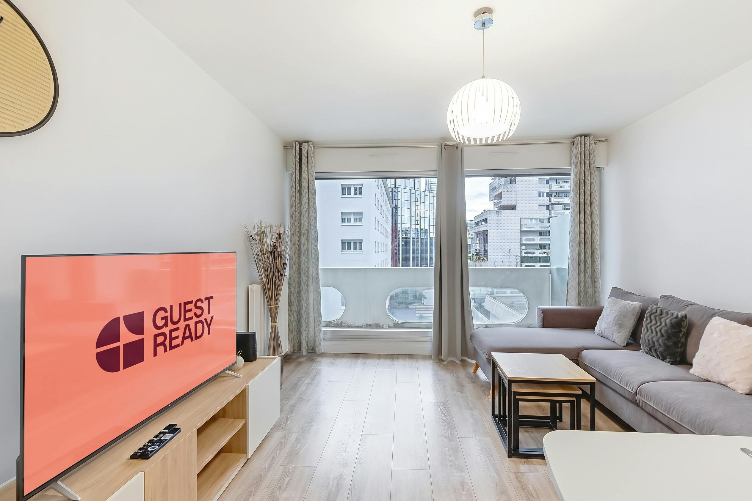 2-Bedroom Apartment in Place des Saisons, Courbevoie (1747831) ROOM 1
