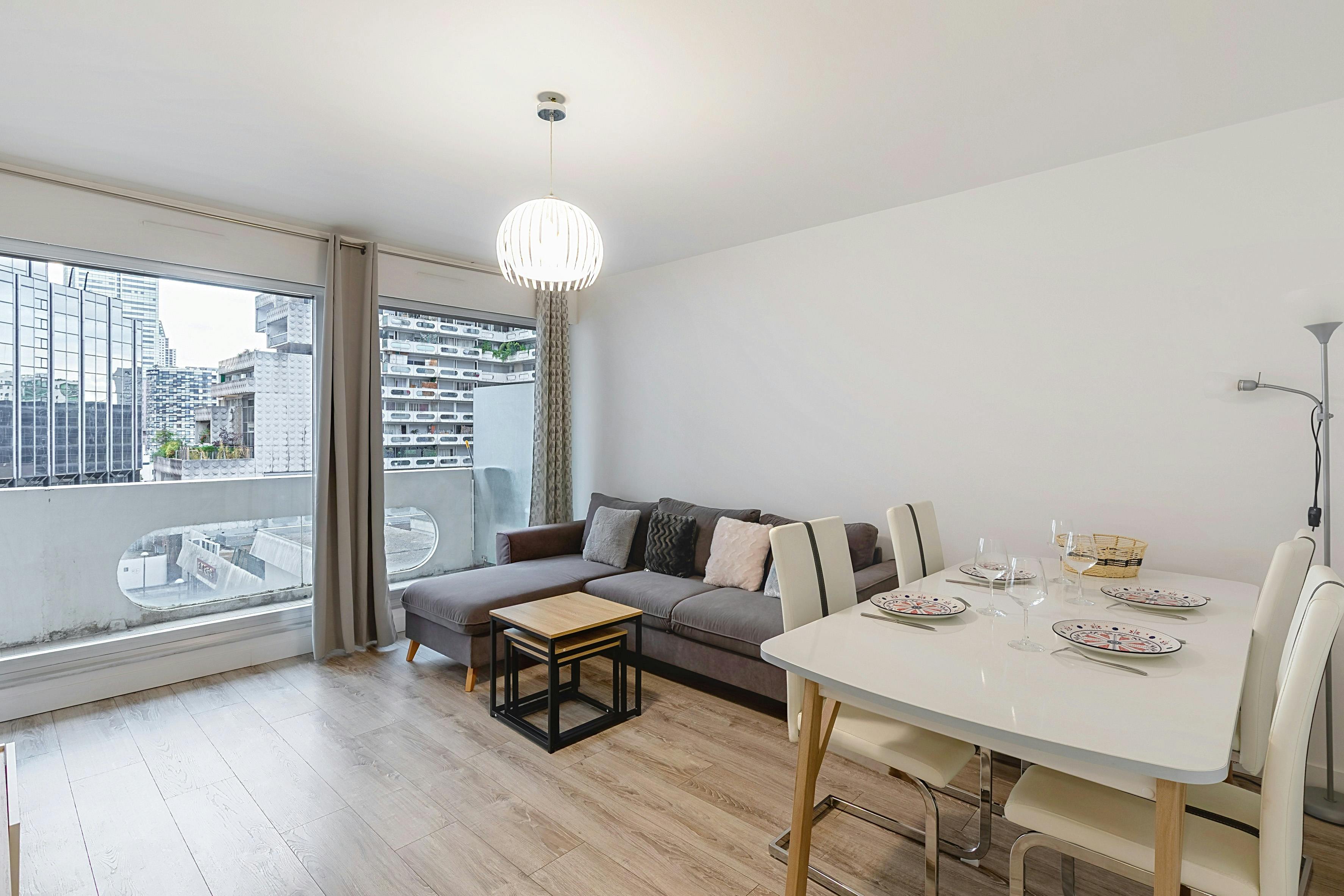 2-Bedroom Apartment in Place des Saisons, Courbevoie (1747831) ROOM