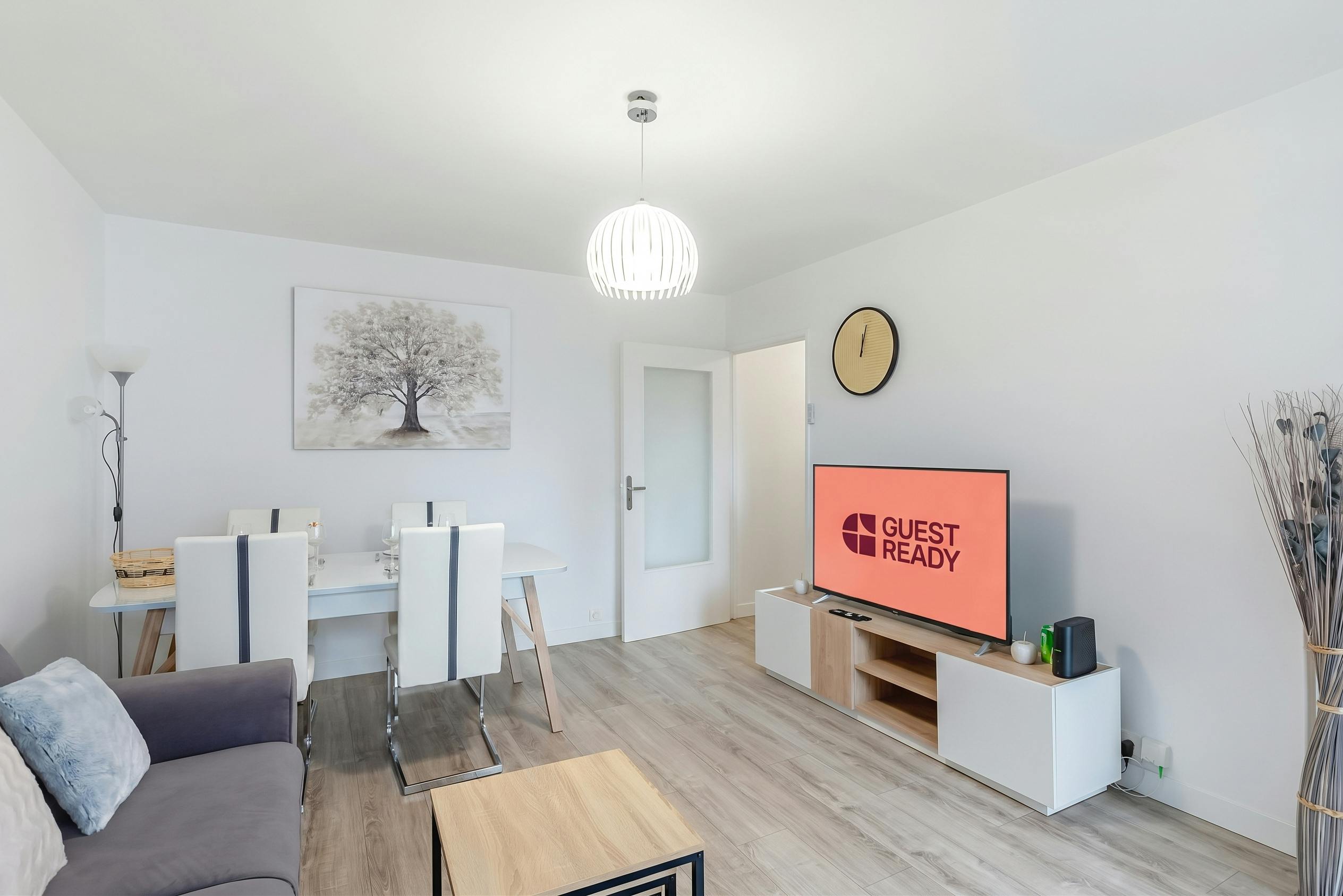 2-Bedroom Apartment in Place des Saisons, Courbevoie (1747831) ROOM 2